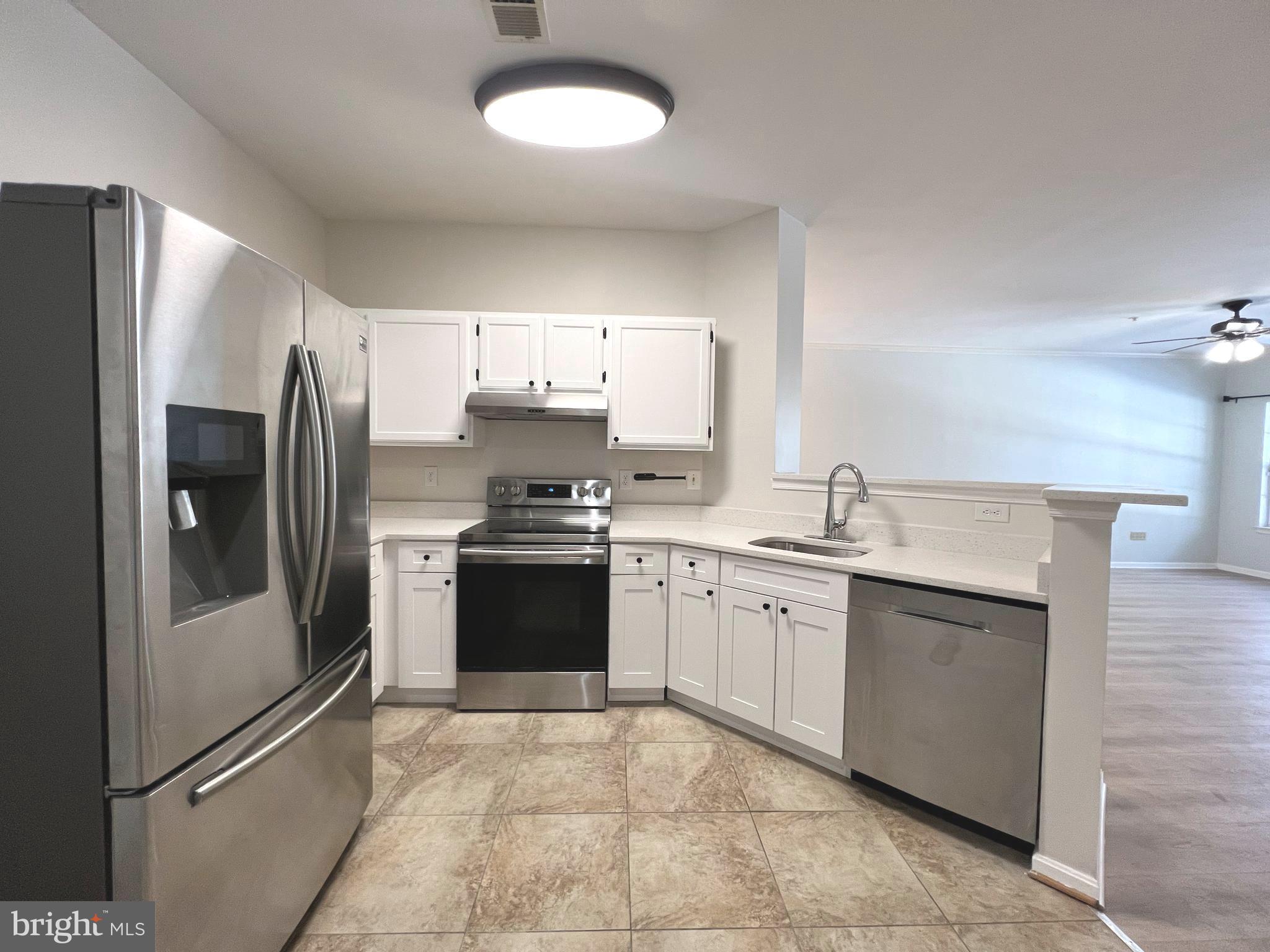 CEDAR GROVE AT CROFTON - Residential