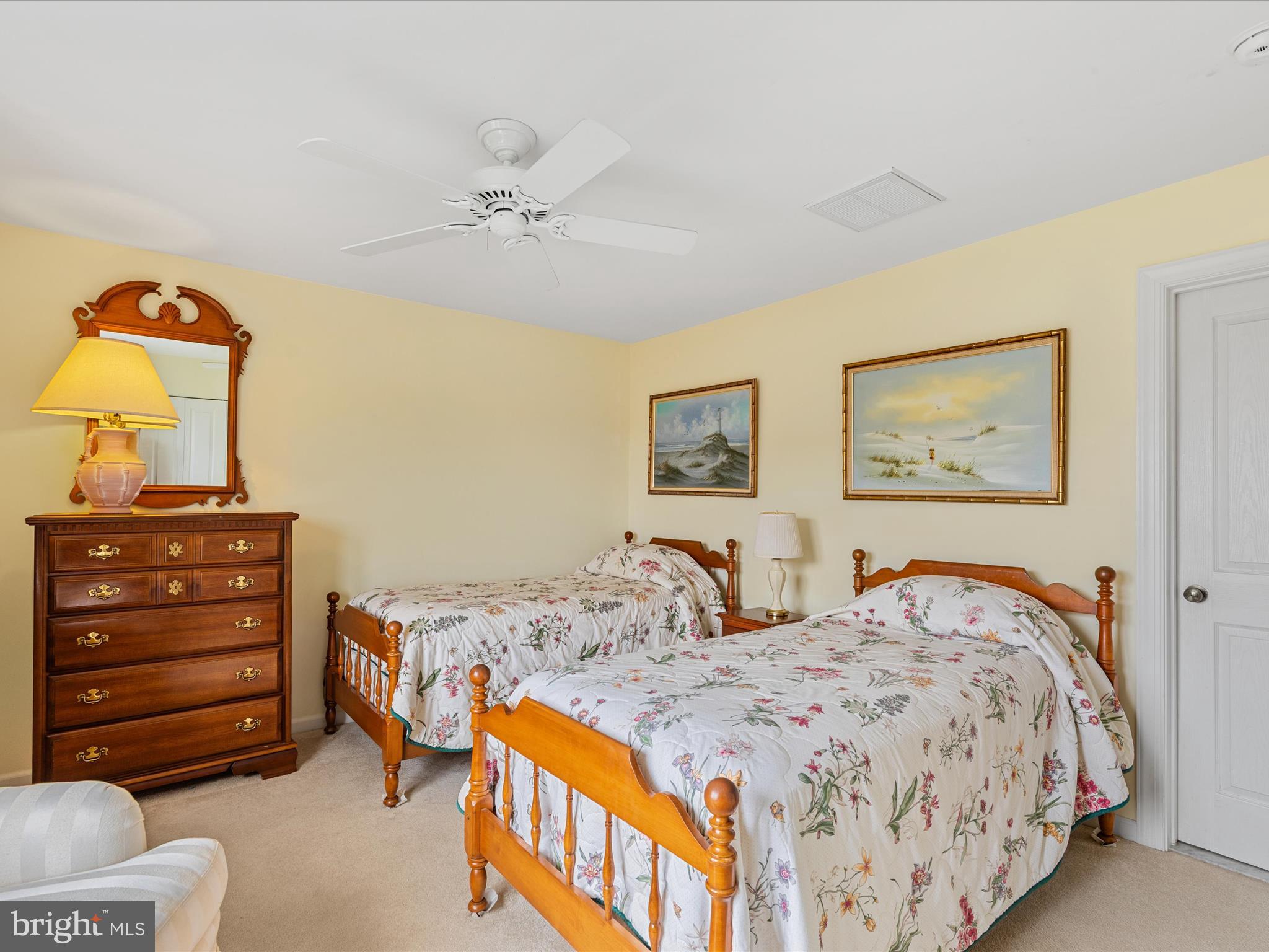 BAYVILLE SHORES - Residential