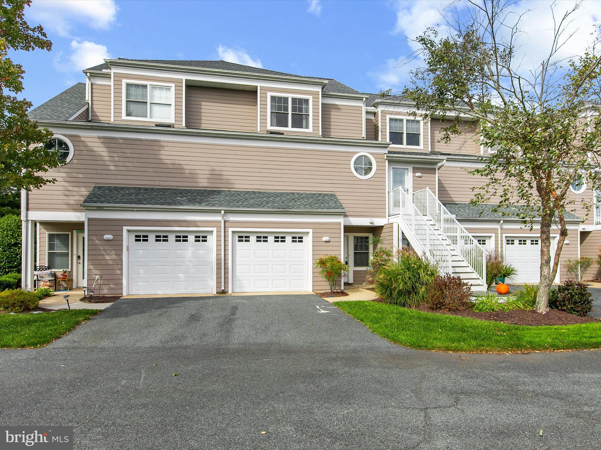 BAYVILLE SHORES - Residential