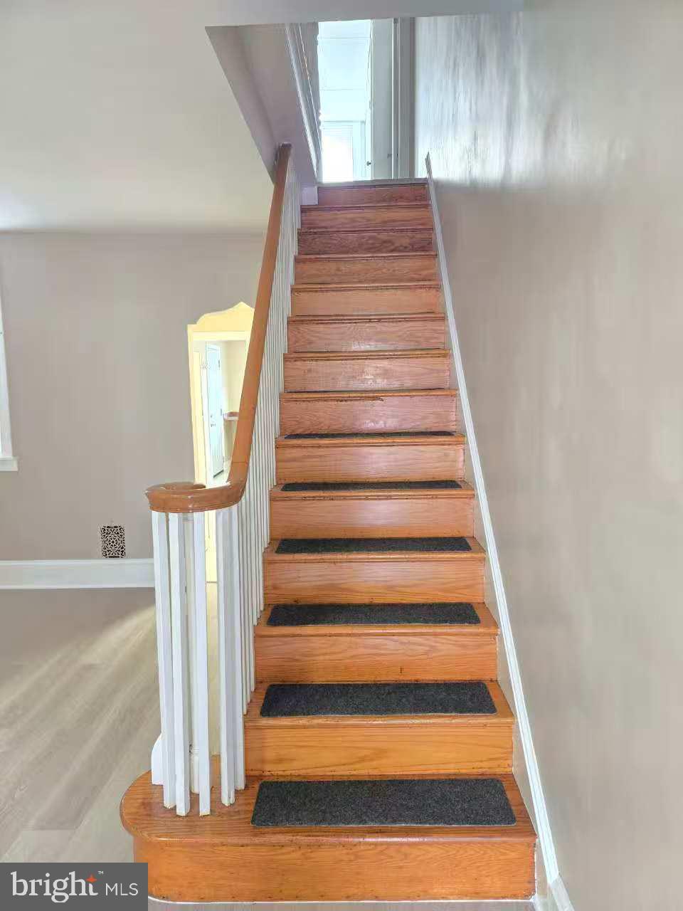 EAST KENSINGTON - Residential