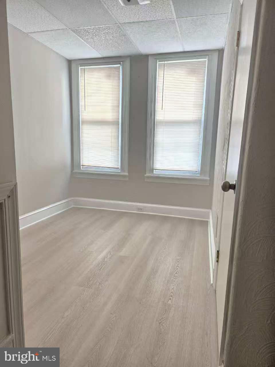 EAST KENSINGTON - Residential