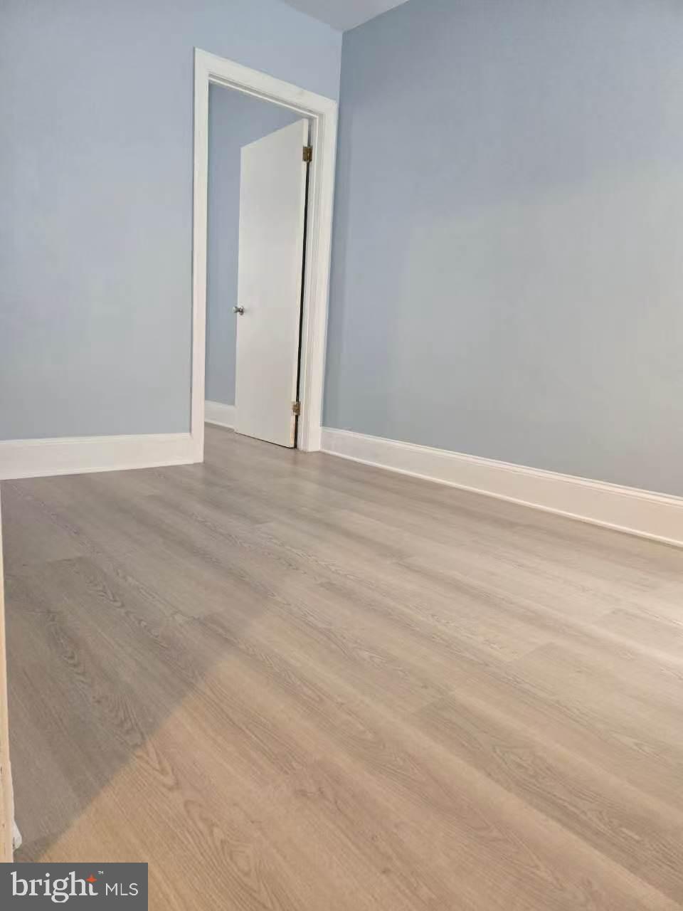 EAST KENSINGTON - Residential