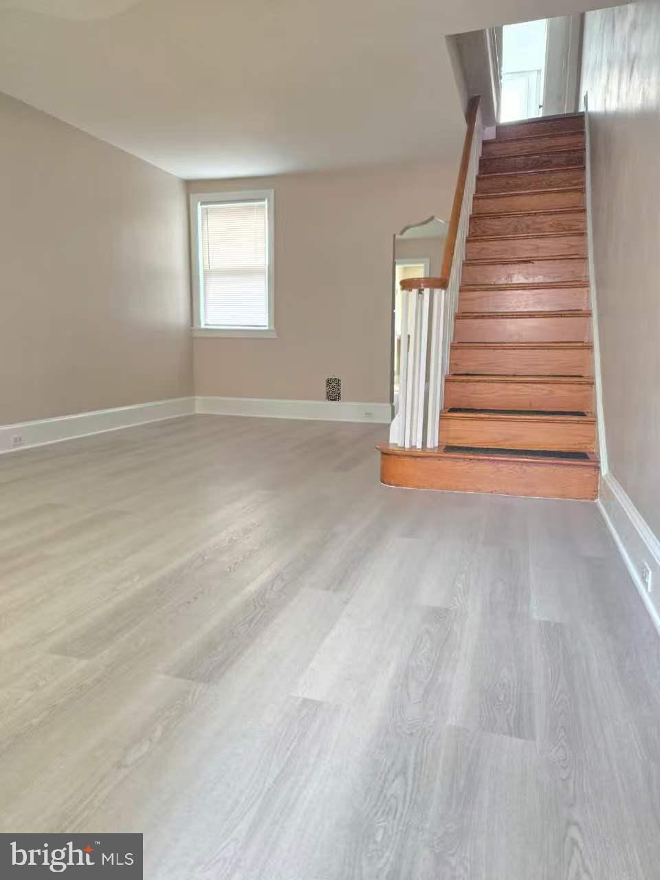 EAST KENSINGTON - Residential