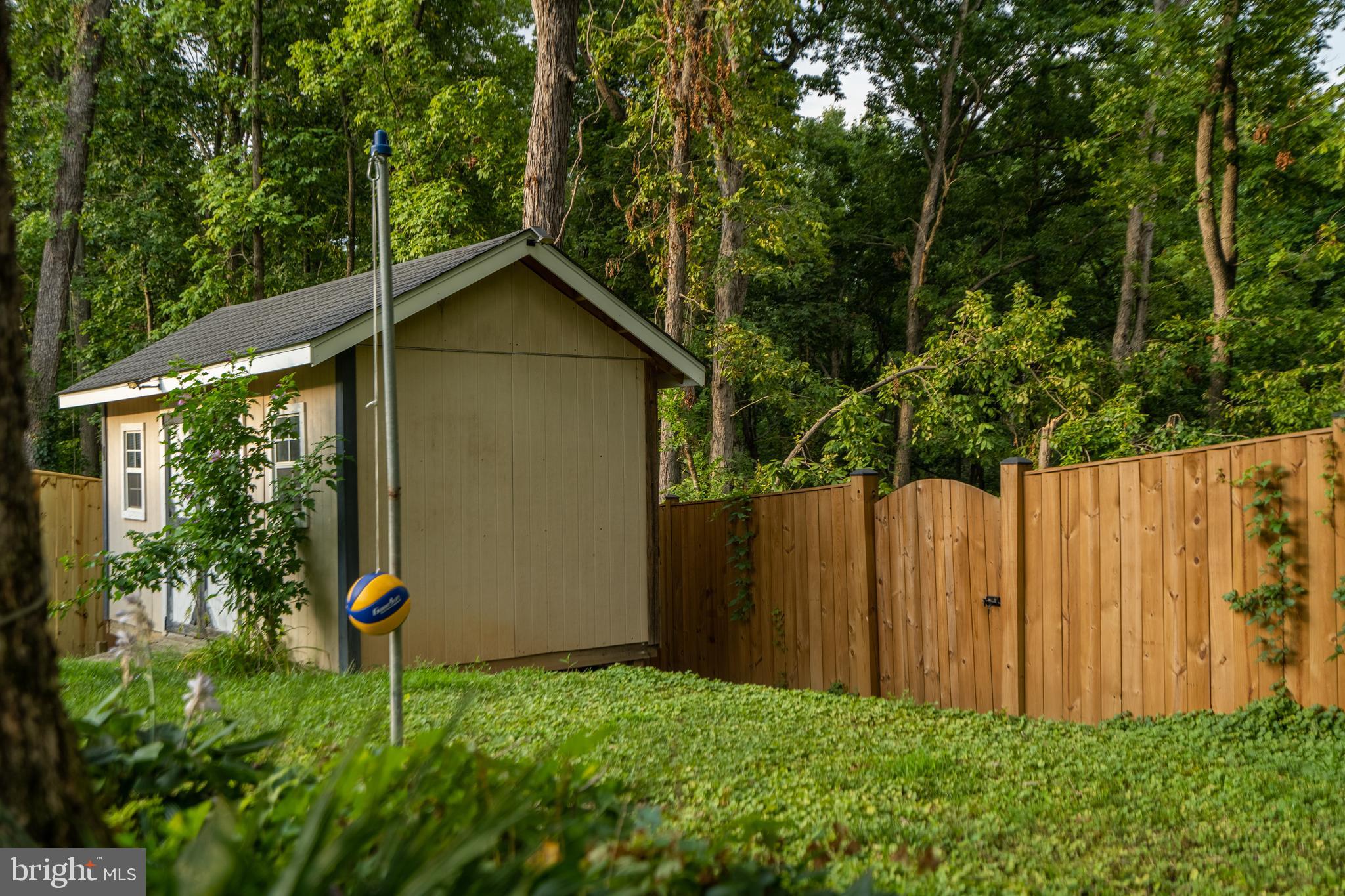 LAKE RIDGE - Residential Lease