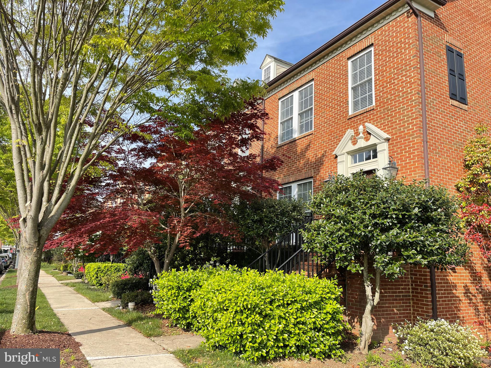 VILLAGES OF URBANA - Residential Lease