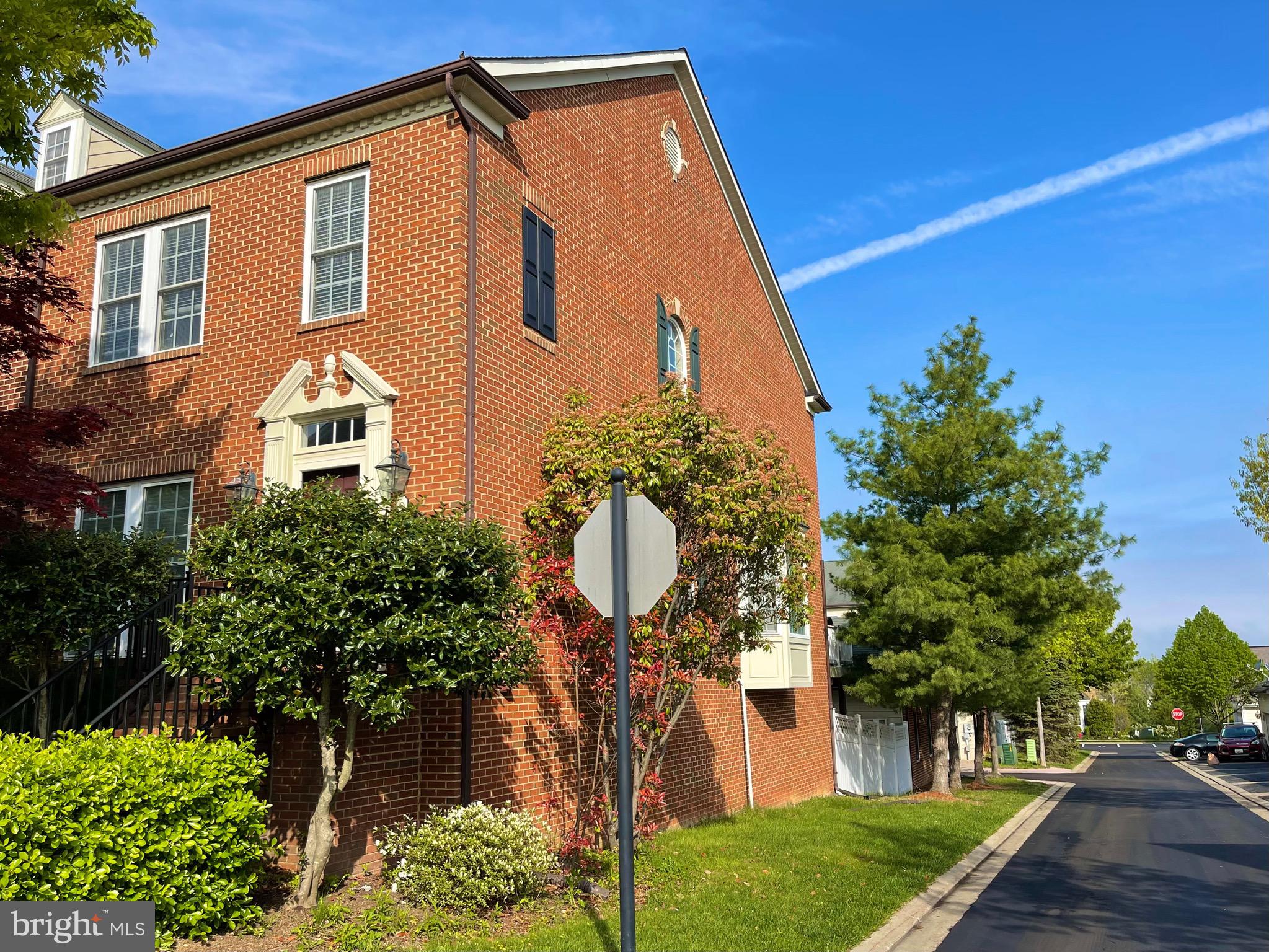 VILLAGES OF URBANA - Residential Lease