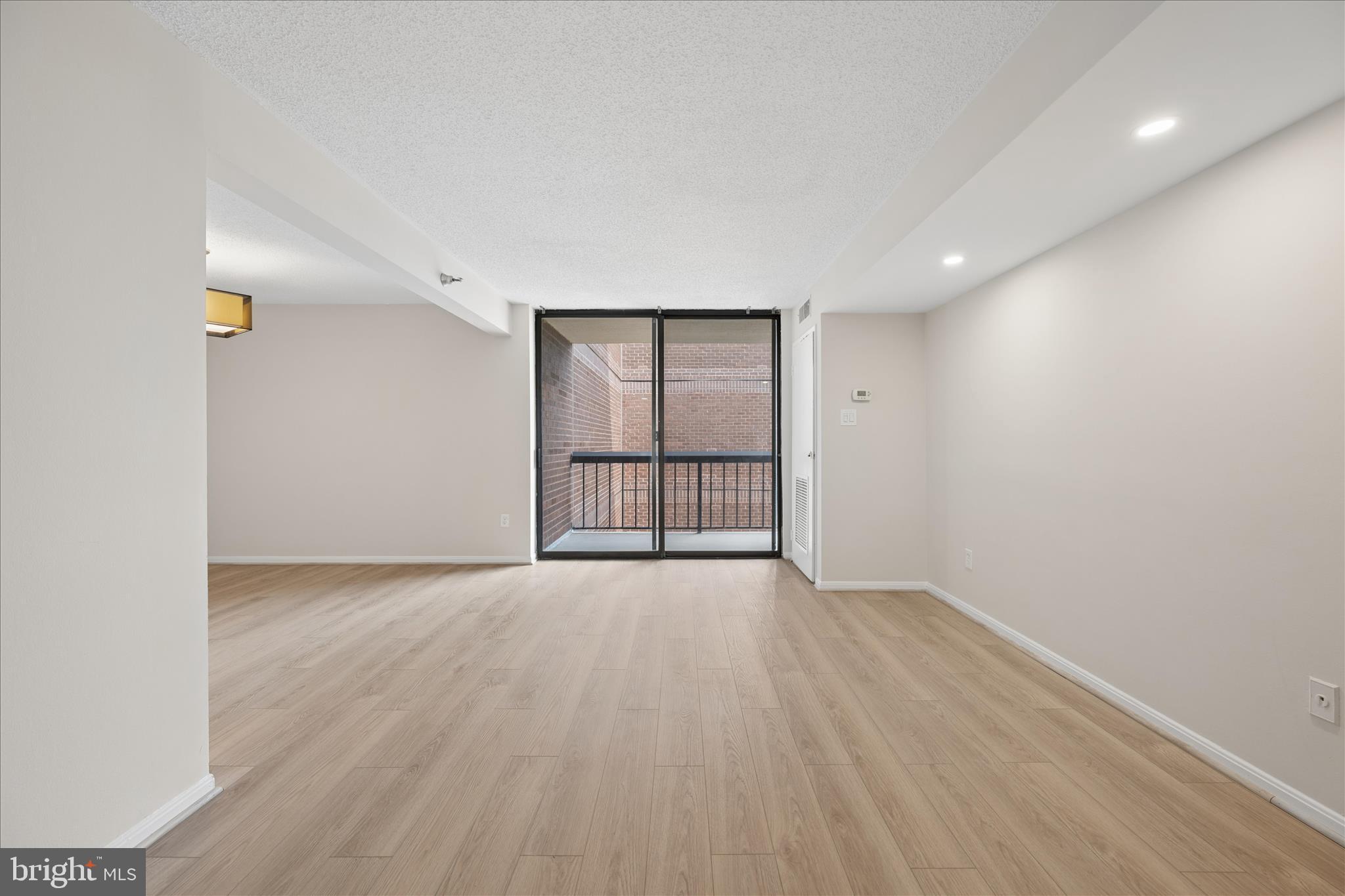 CHELSEA TOWERS - Residential
