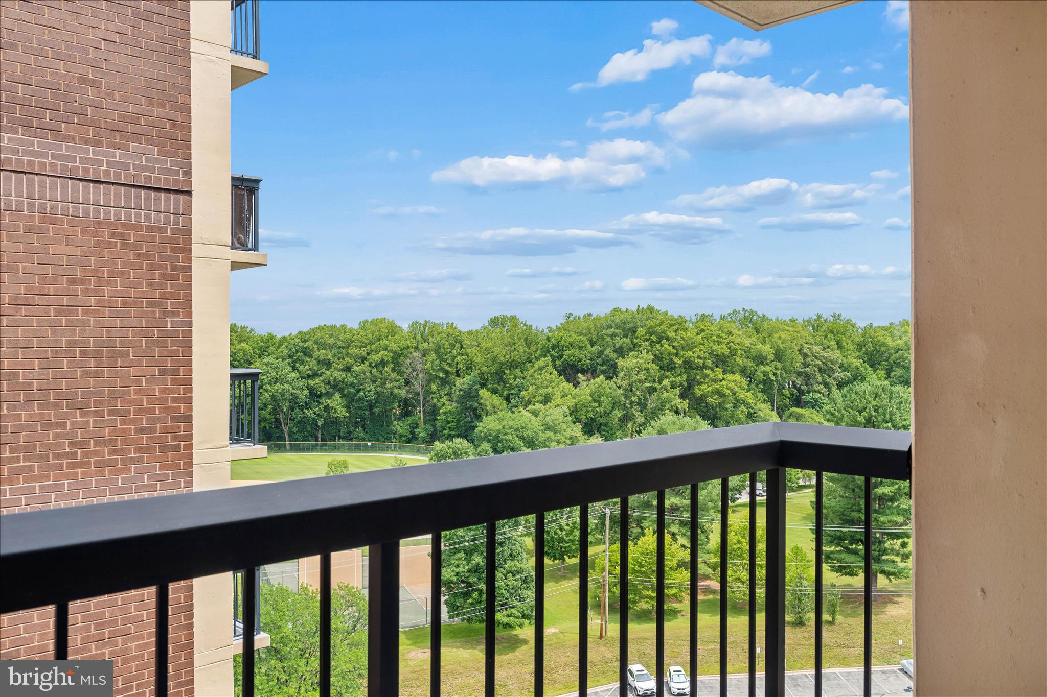 CHELSEA TOWERS - Residential