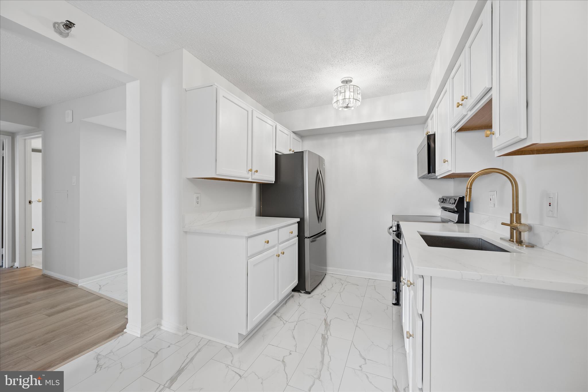 CHELSEA TOWERS - Residential