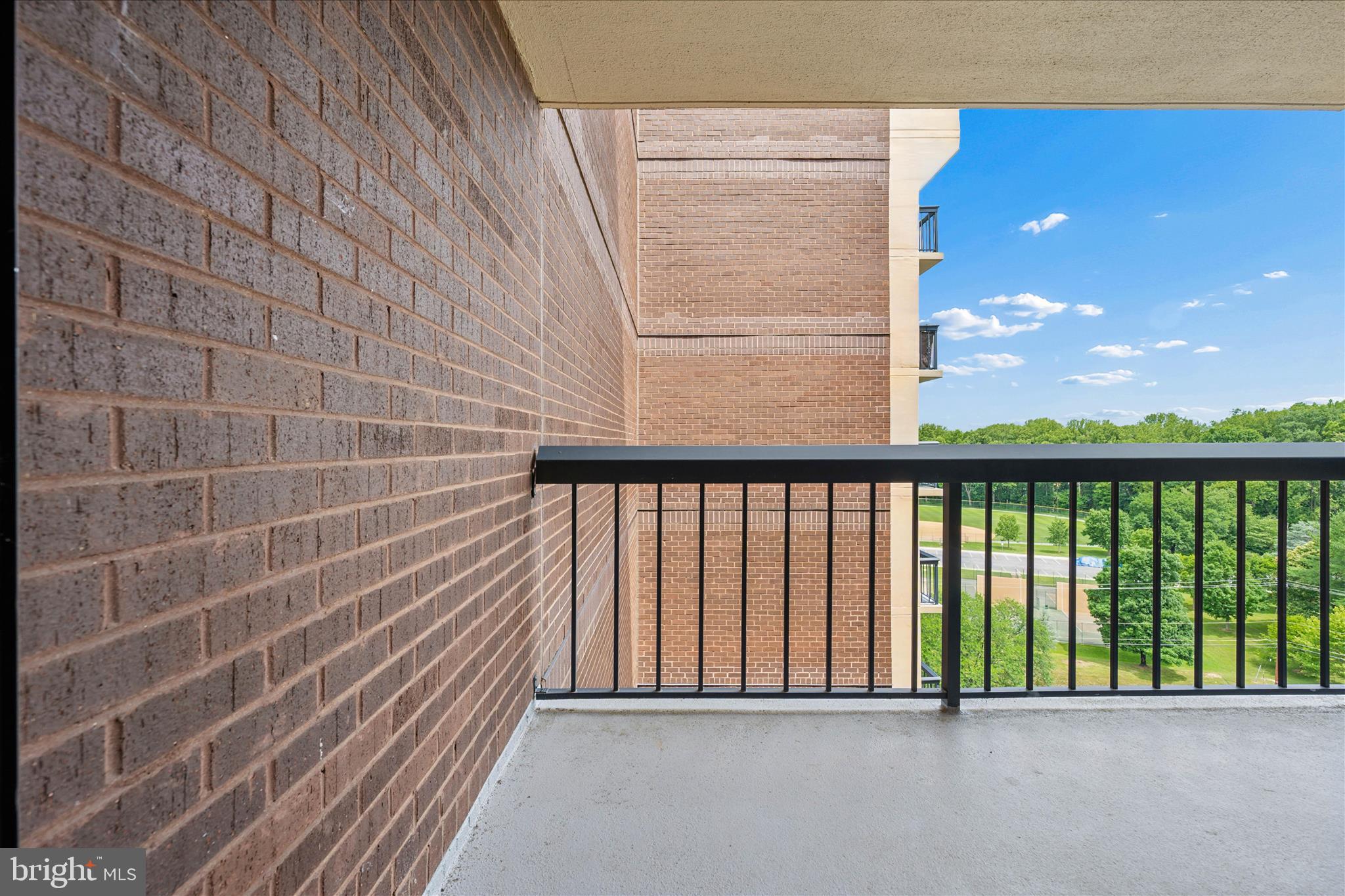 CHELSEA TOWERS - Residential