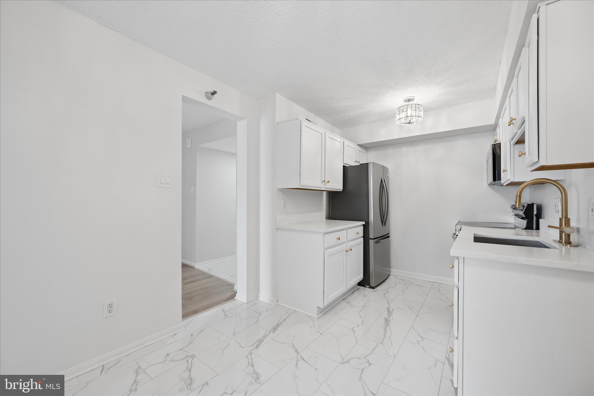 CHELSEA TOWERS - Residential