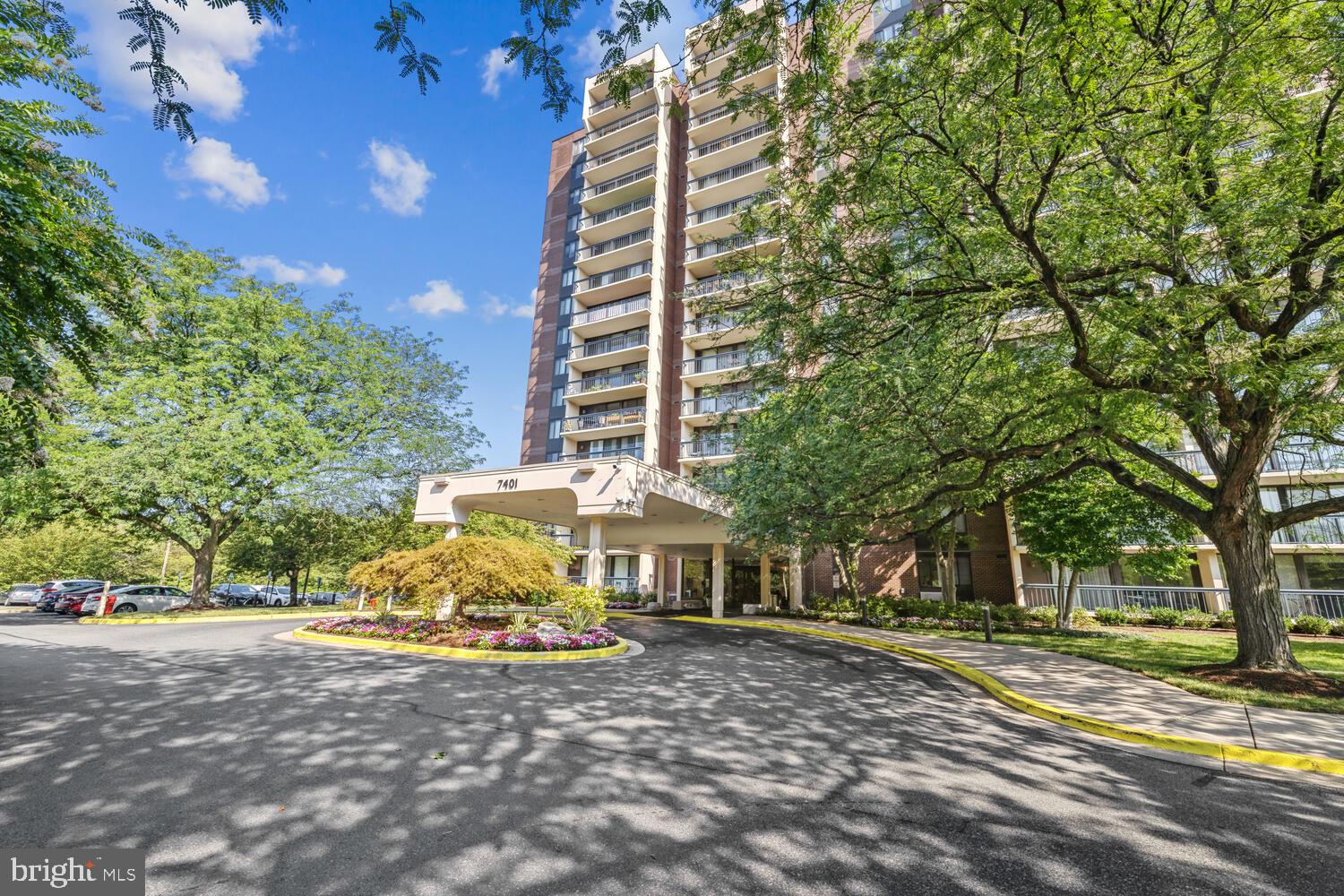 CHELSEA TOWERS - Residential