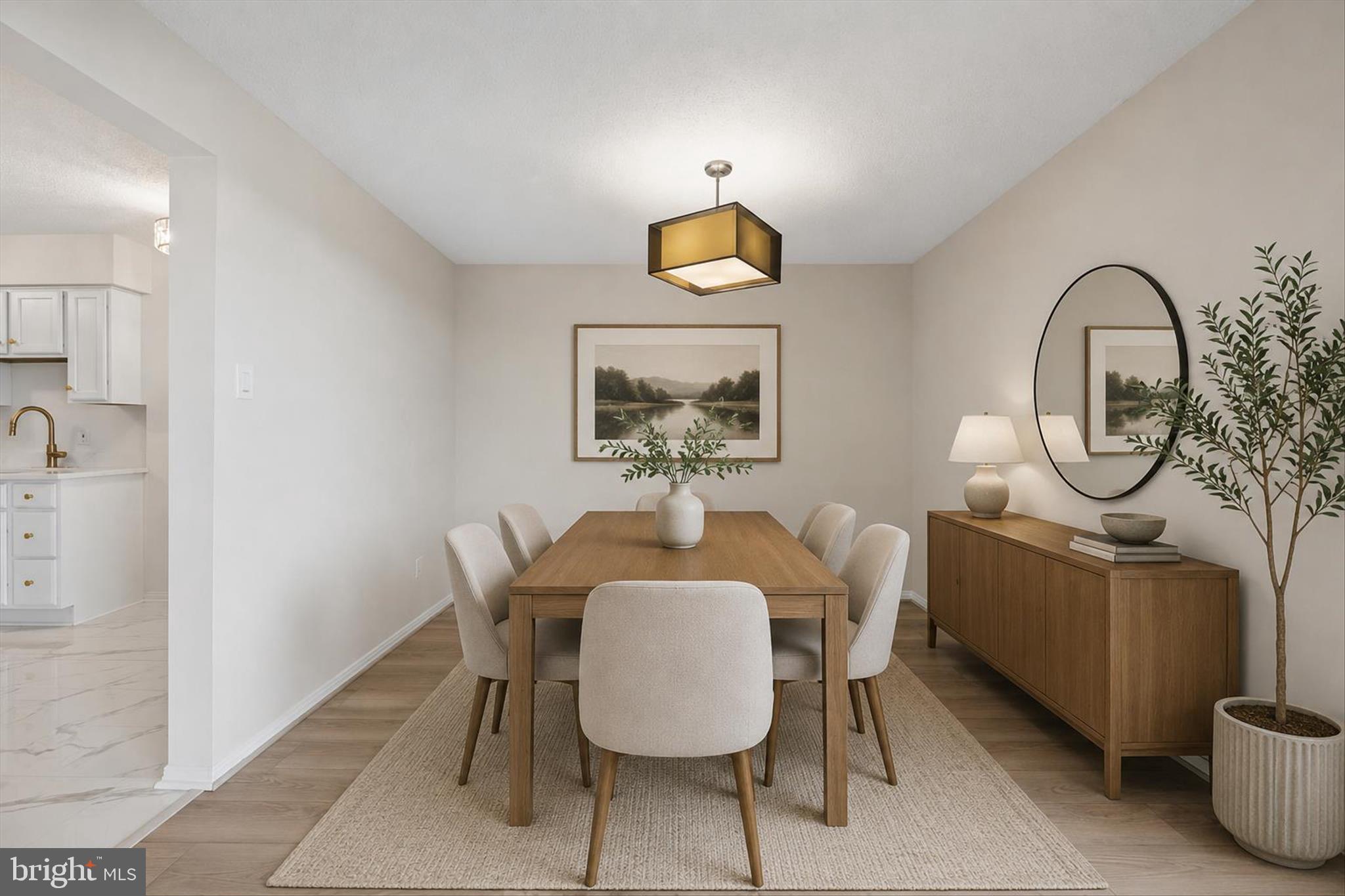 CHELSEA TOWERS - Residential