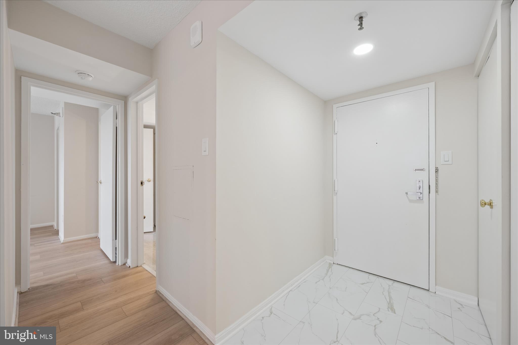 CHELSEA TOWERS - Residential