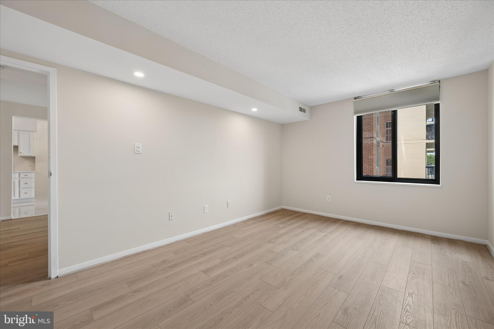 CHELSEA TOWERS - Residential