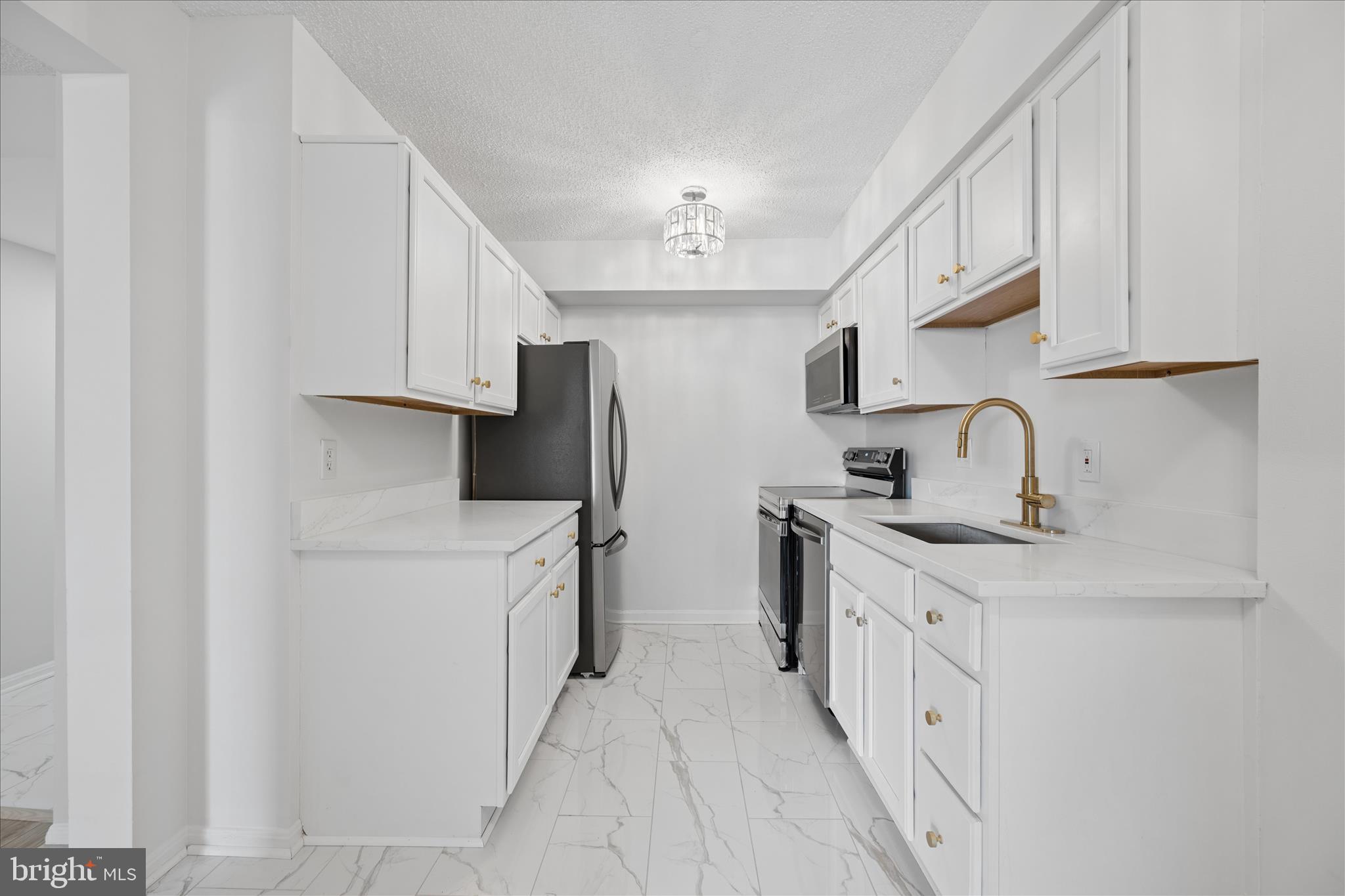CHELSEA TOWERS - Residential