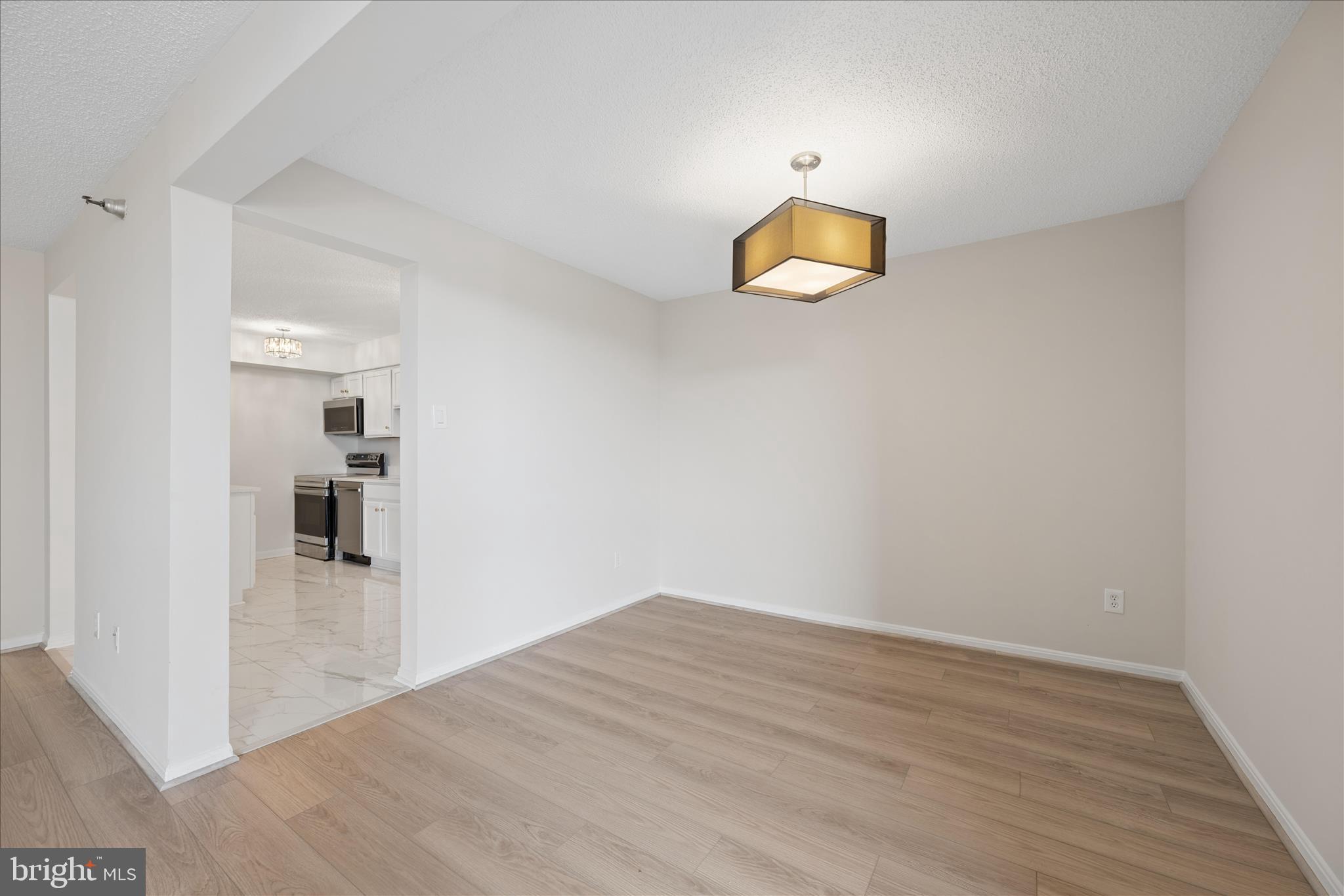 CHELSEA TOWERS - Residential