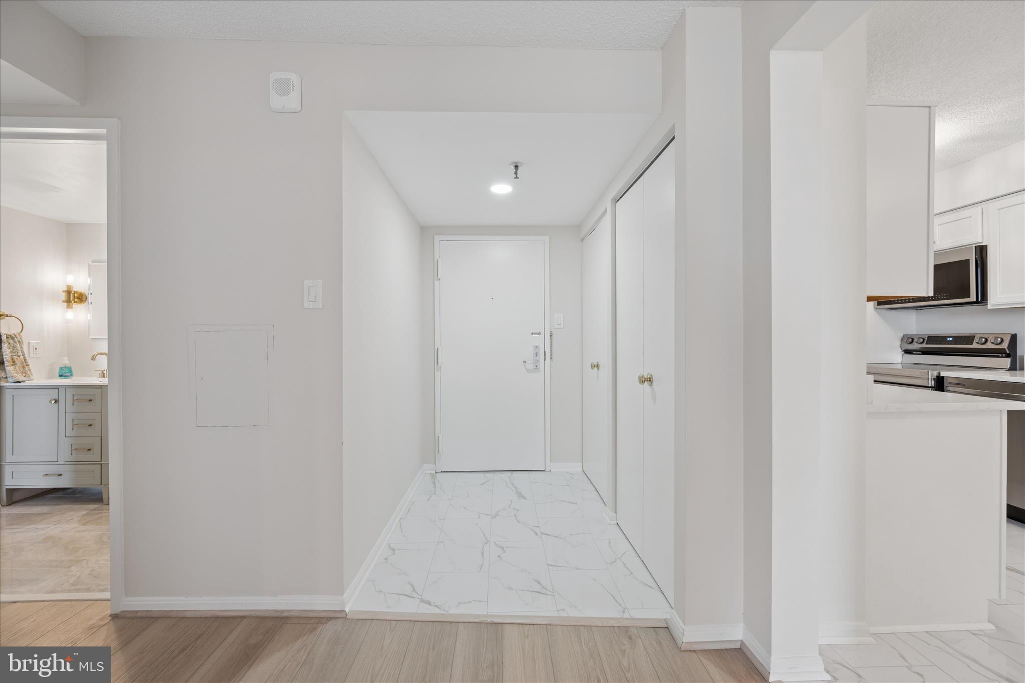 CHELSEA TOWERS - Residential