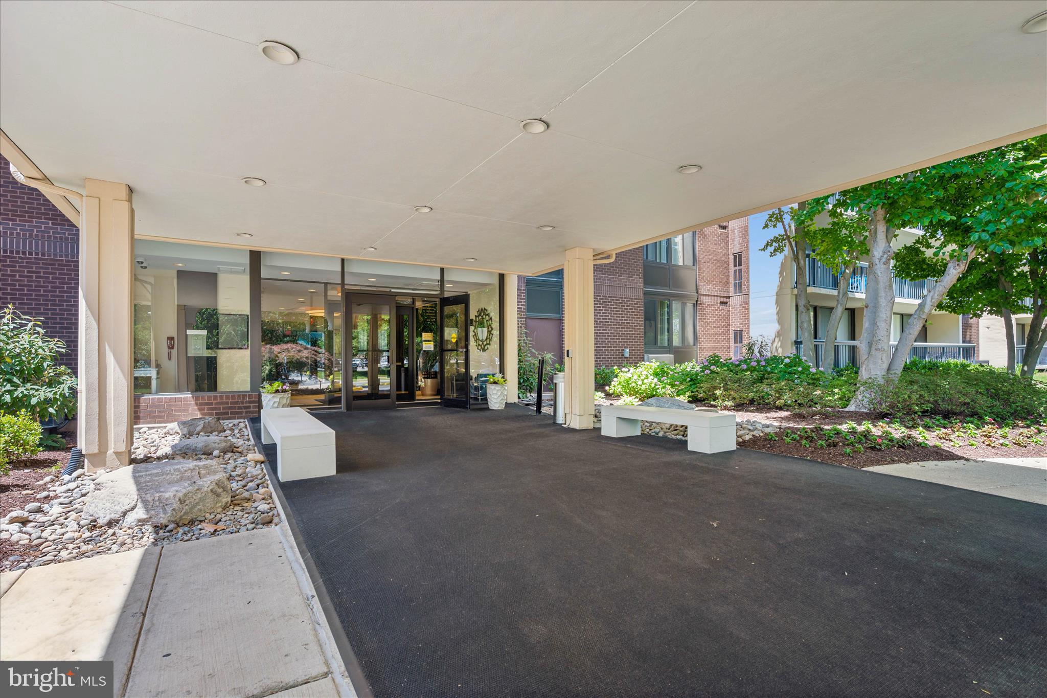 CHELSEA TOWERS - Residential