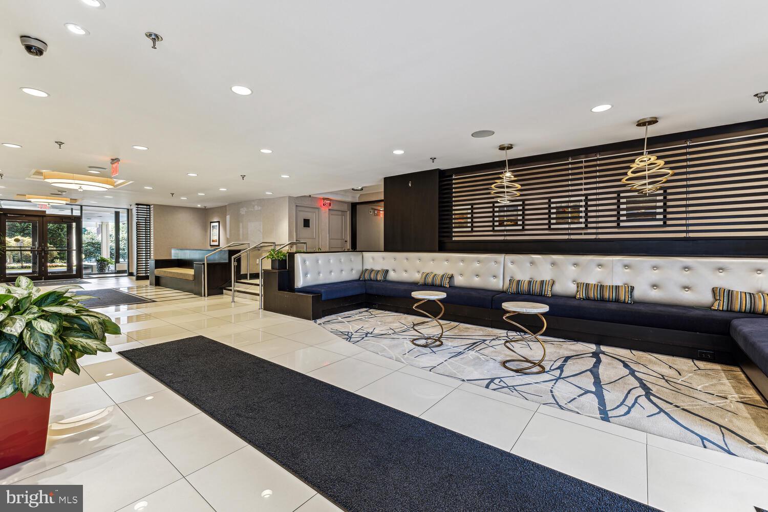 CHELSEA TOWERS - Residential