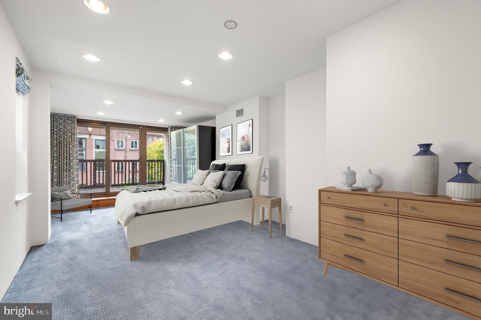 LOGAN SQUARE - Residential