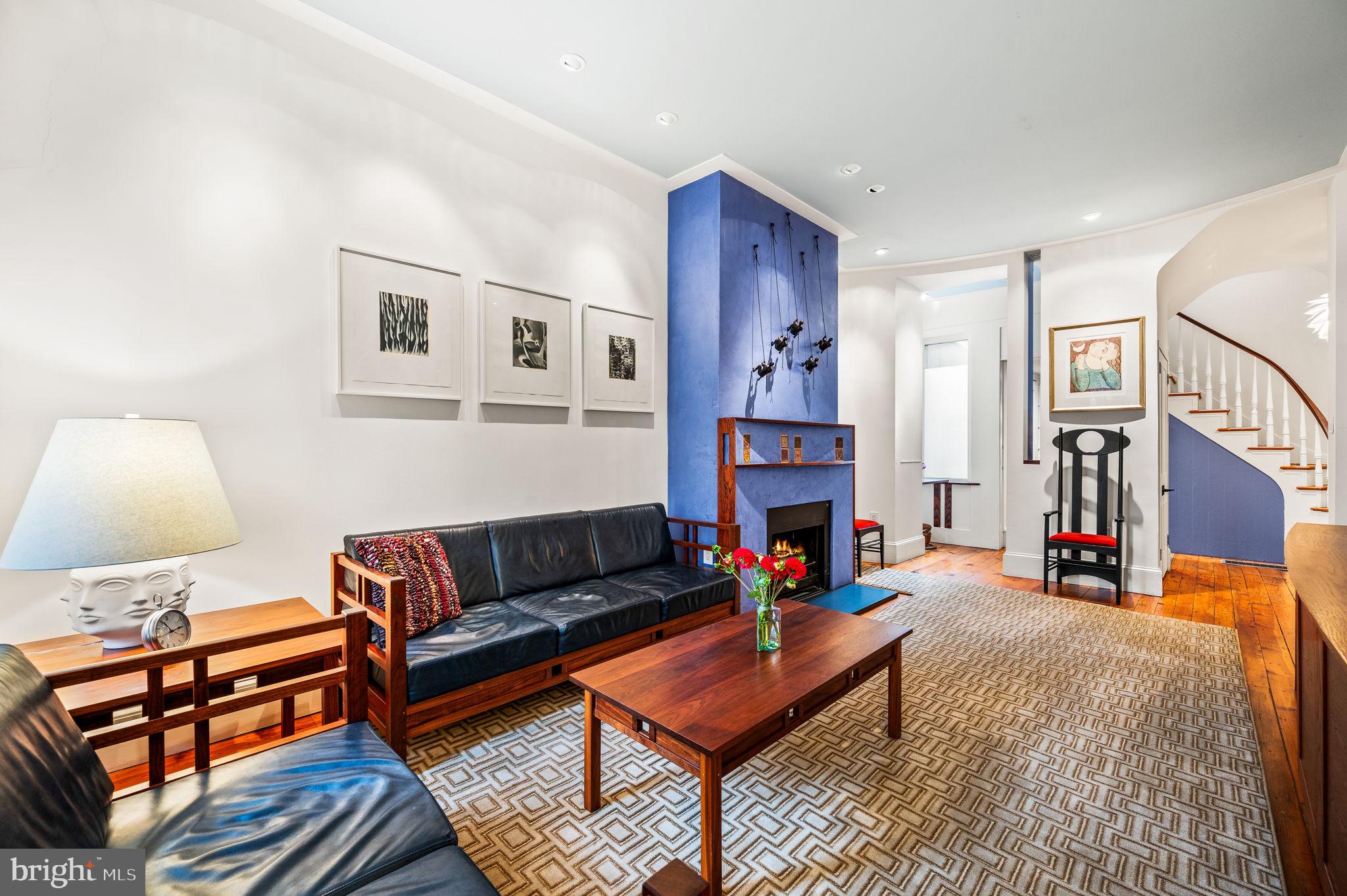 LOGAN SQUARE - Residential
