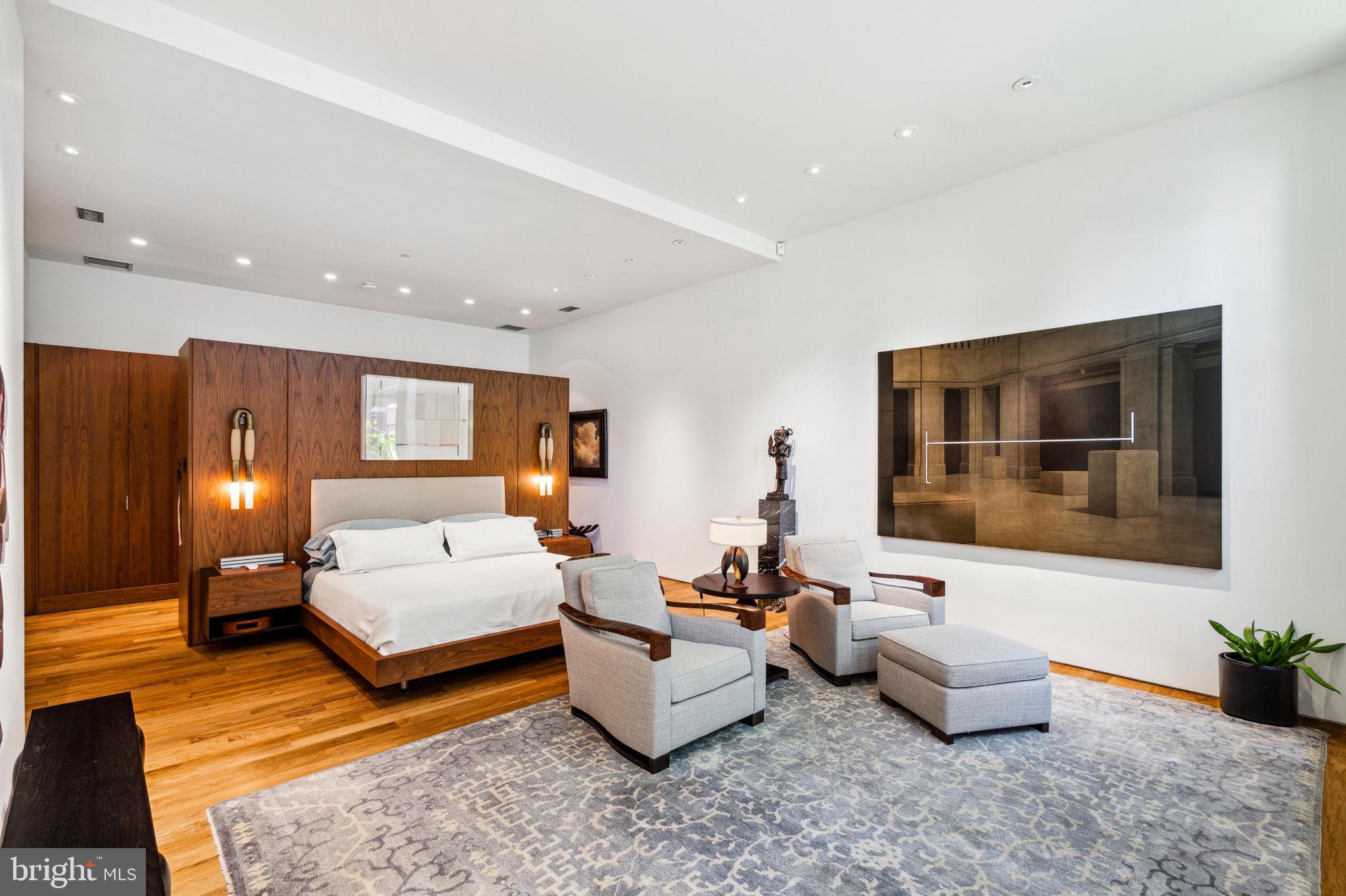 SOCIETY HILL - Residential