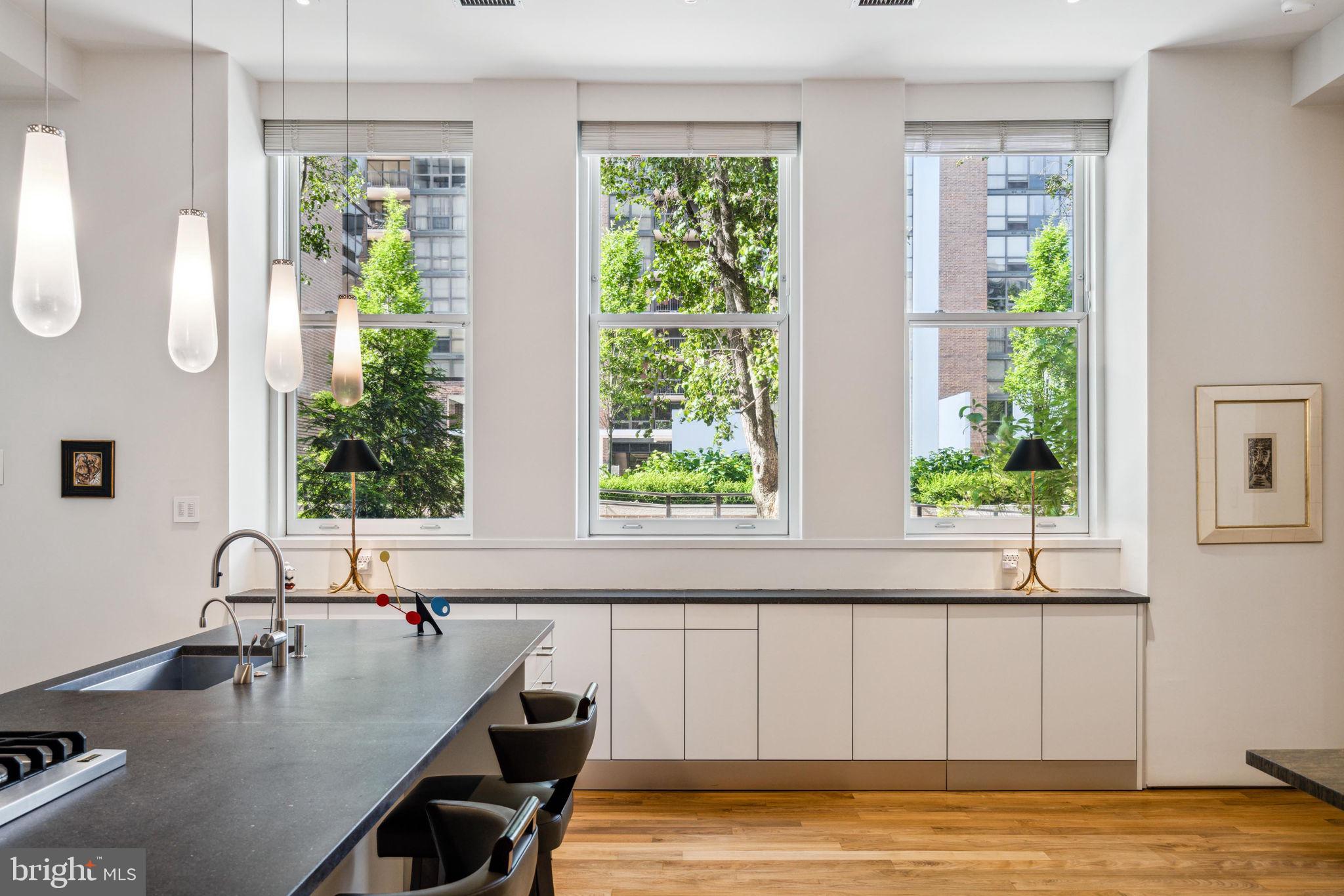 SOCIETY HILL - Residential
