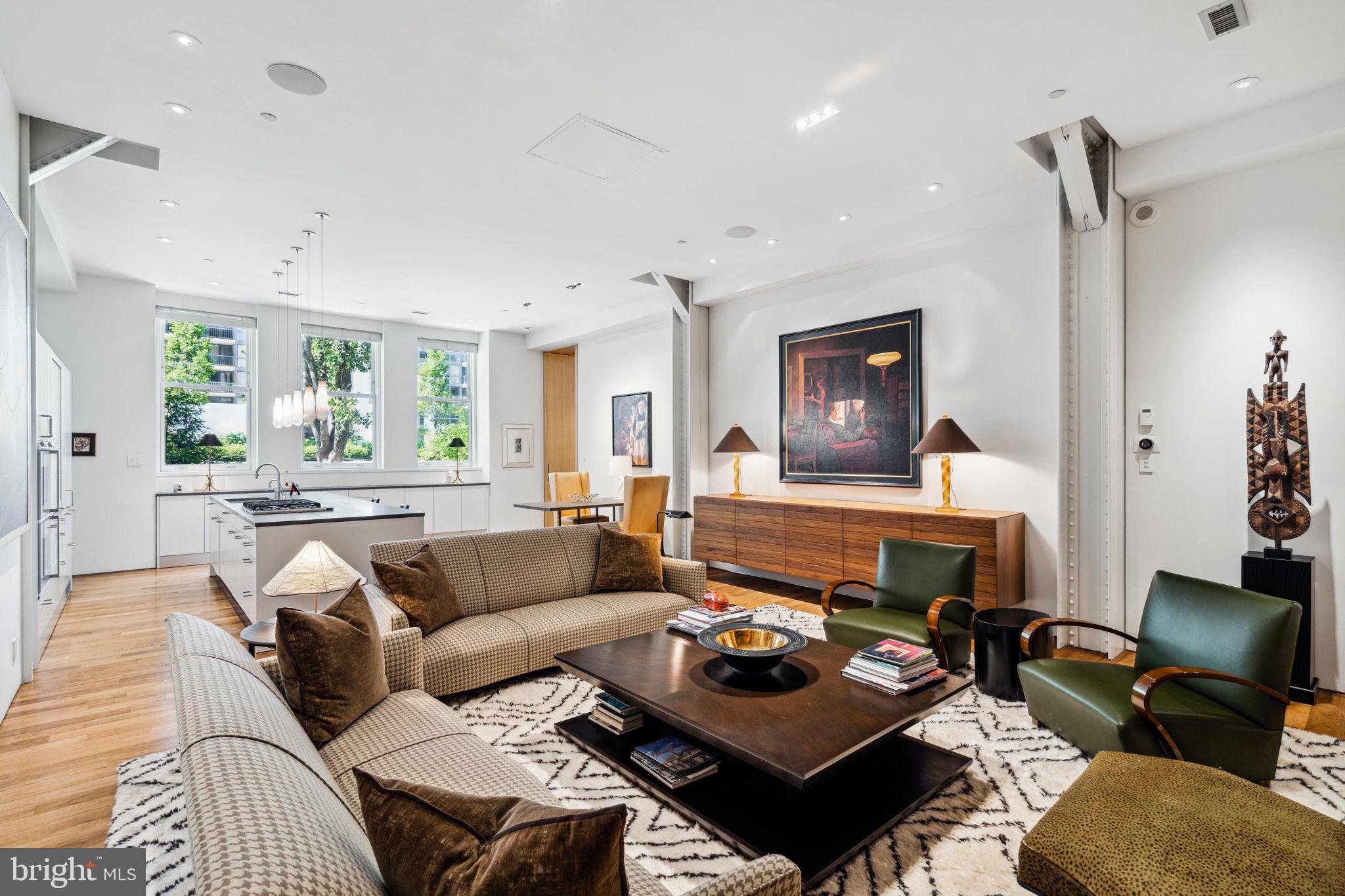 SOCIETY HILL - Residential
