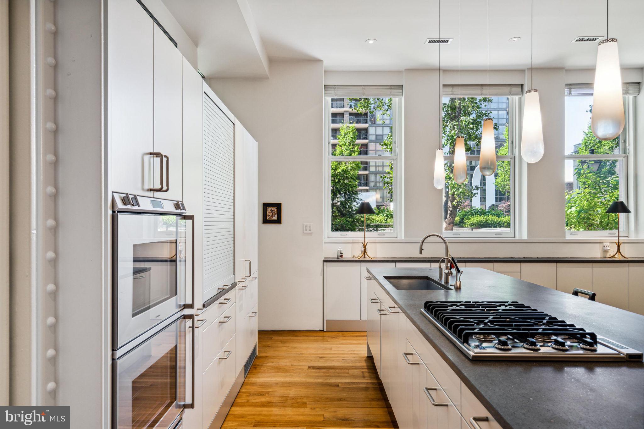 SOCIETY HILL - Residential