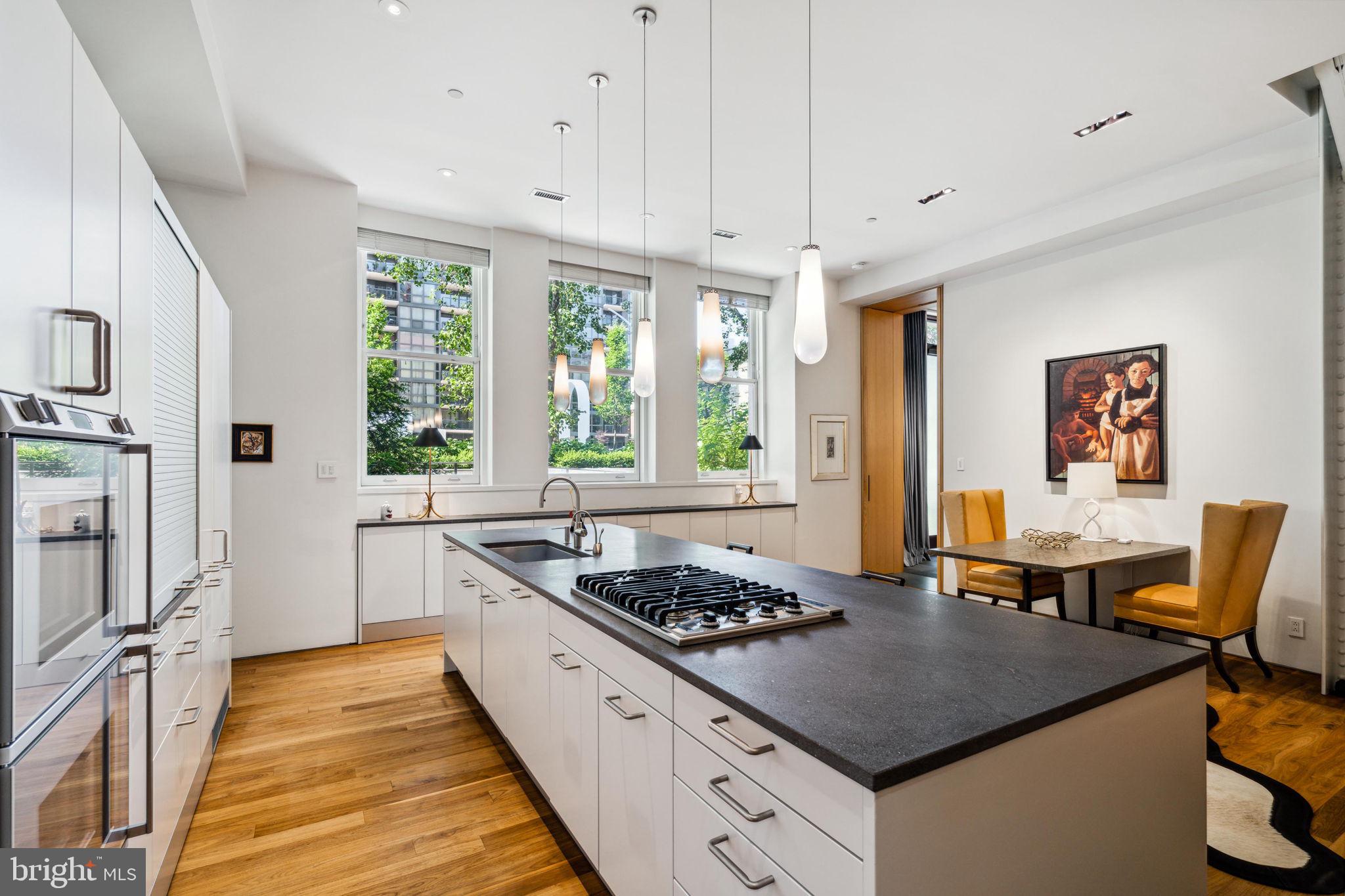 SOCIETY HILL - Residential