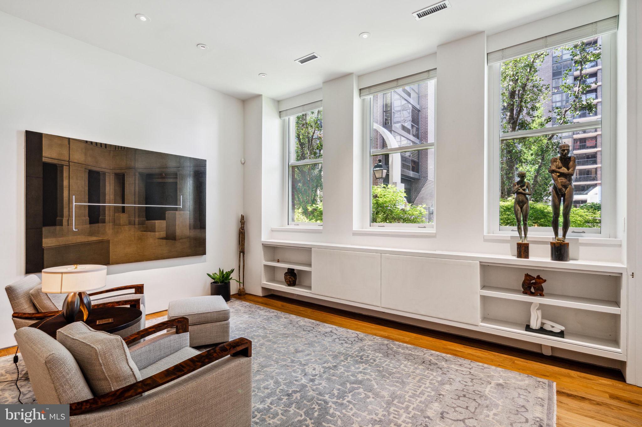 SOCIETY HILL - Residential