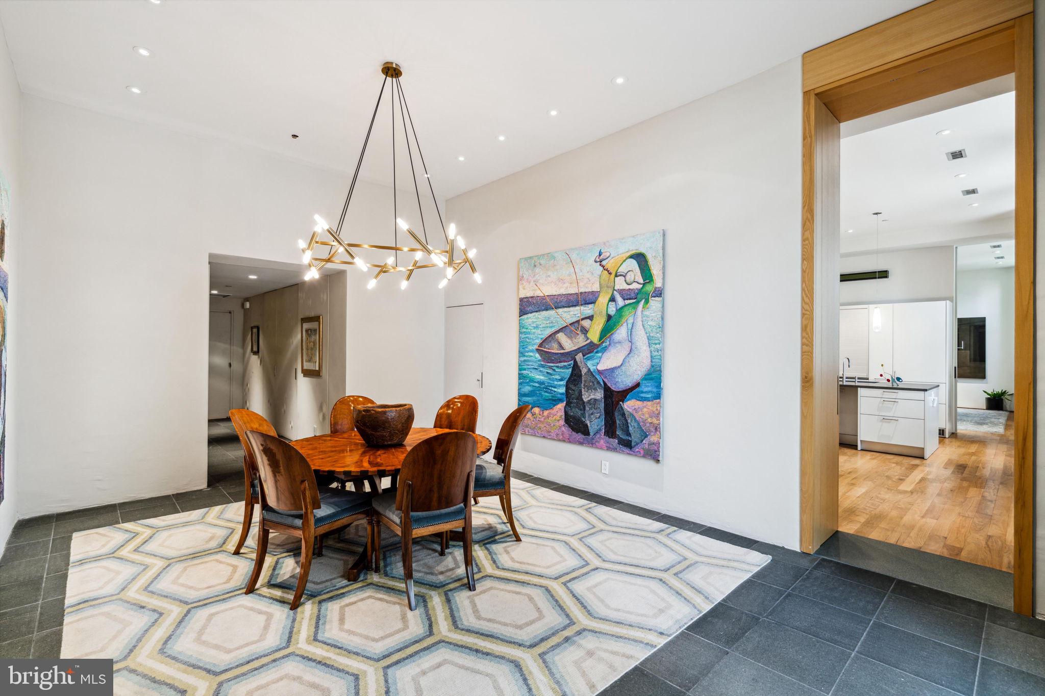 SOCIETY HILL - Residential