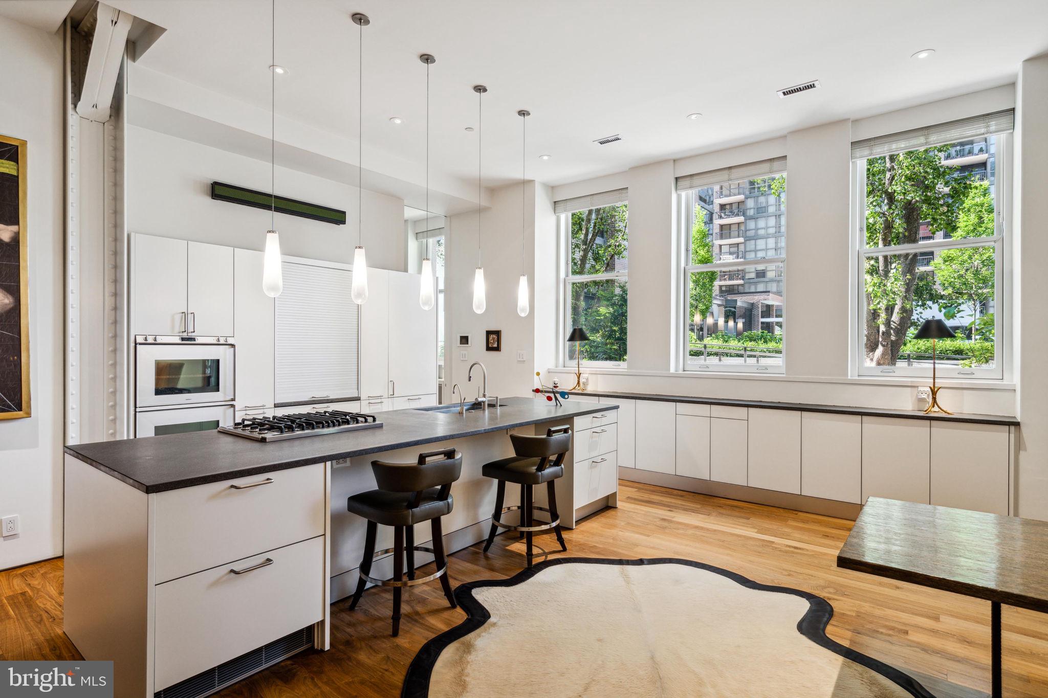 SOCIETY HILL - Residential