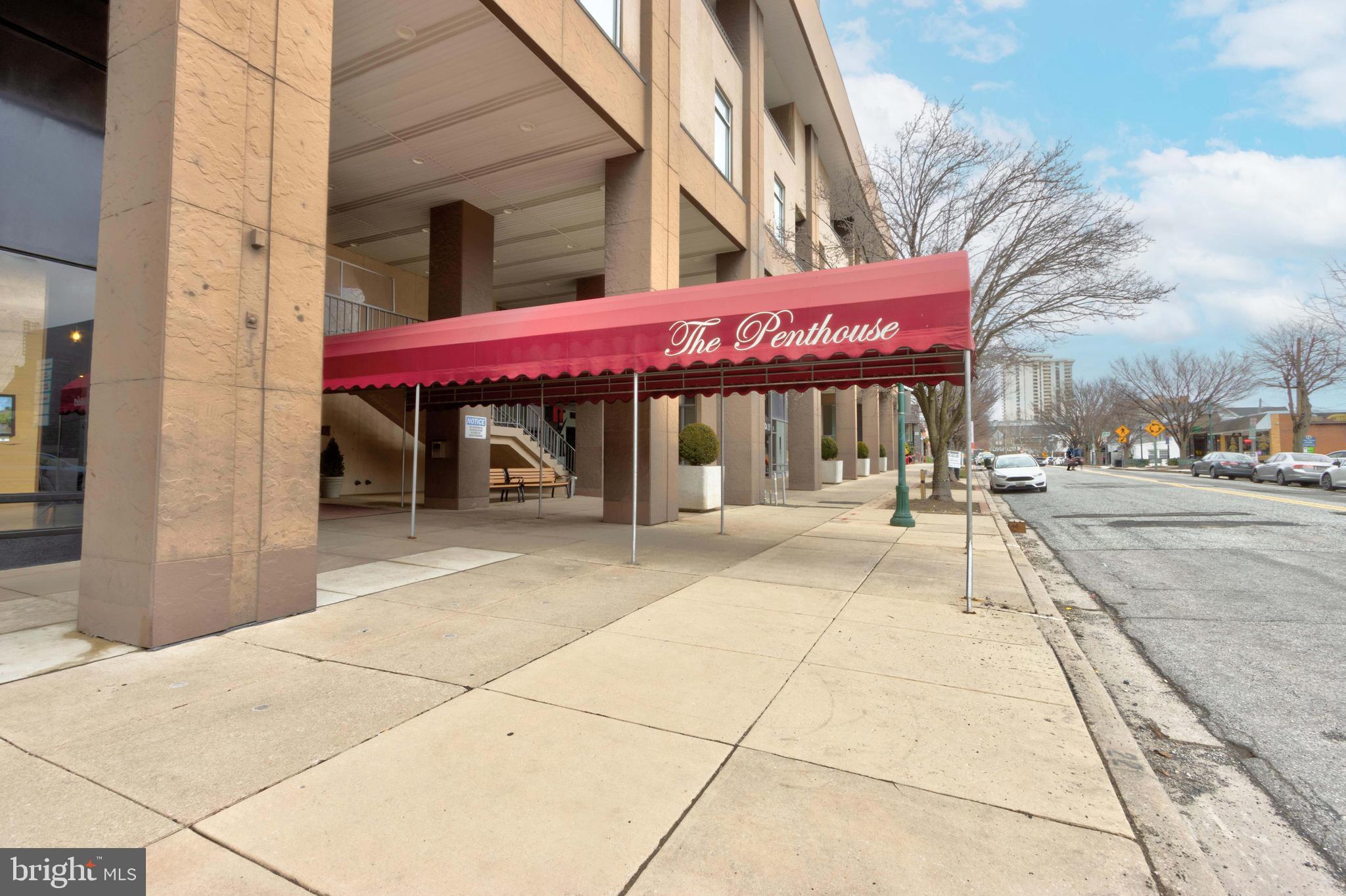 PENTHOUSE CONDOMINIUMS - Residential