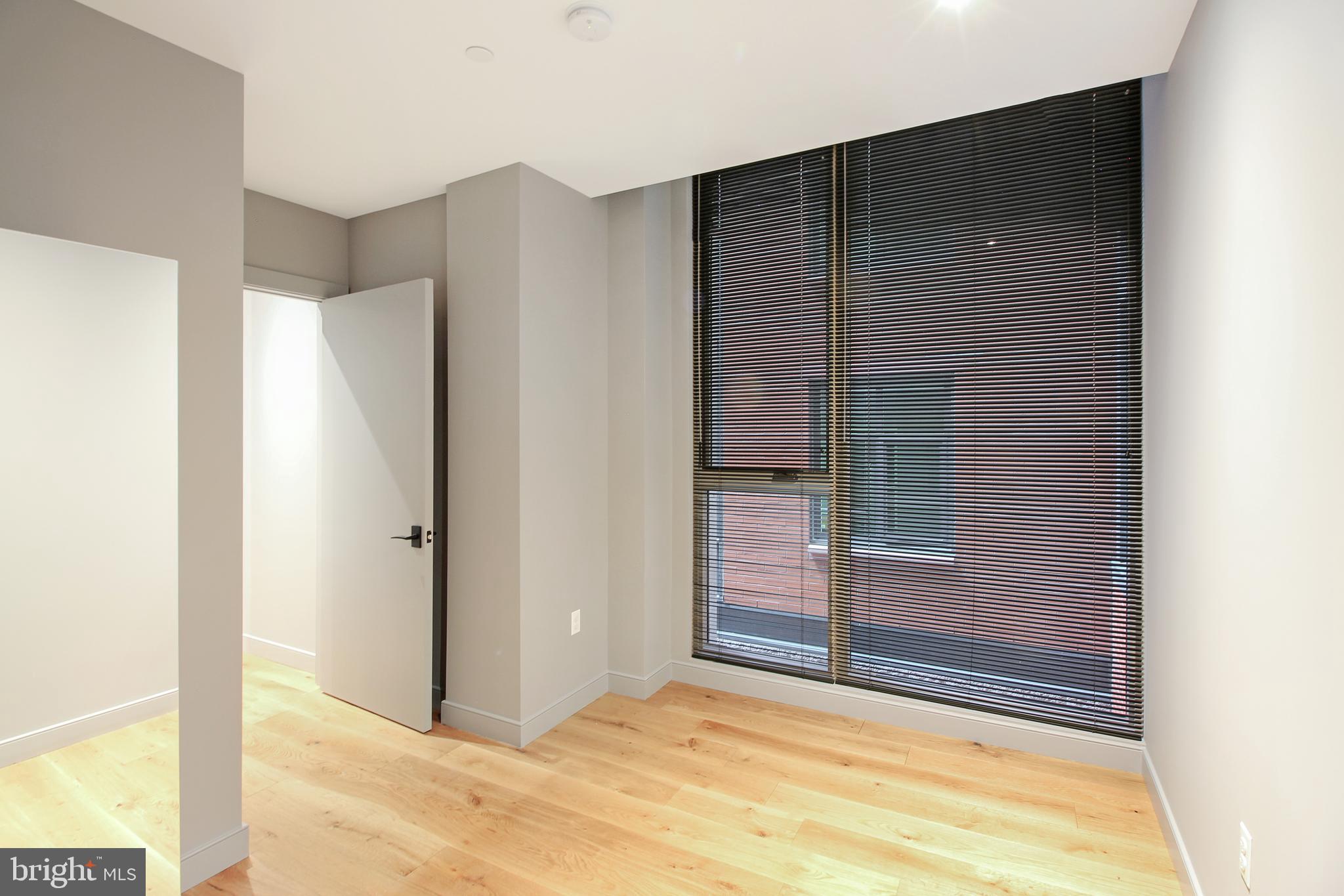 MT VERNON SQUARE - Commercial Sale