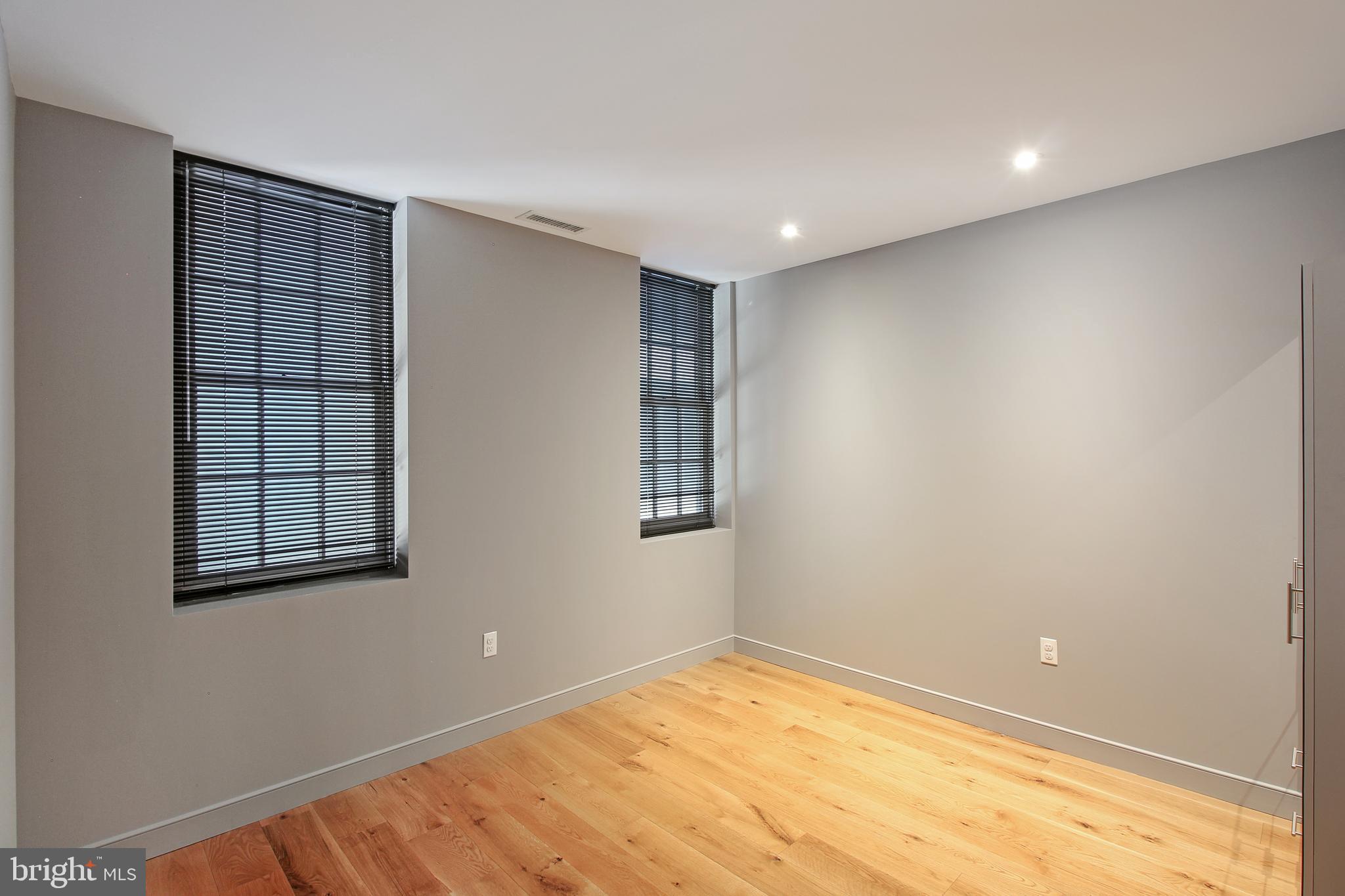 MT VERNON SQUARE - Commercial Sale
