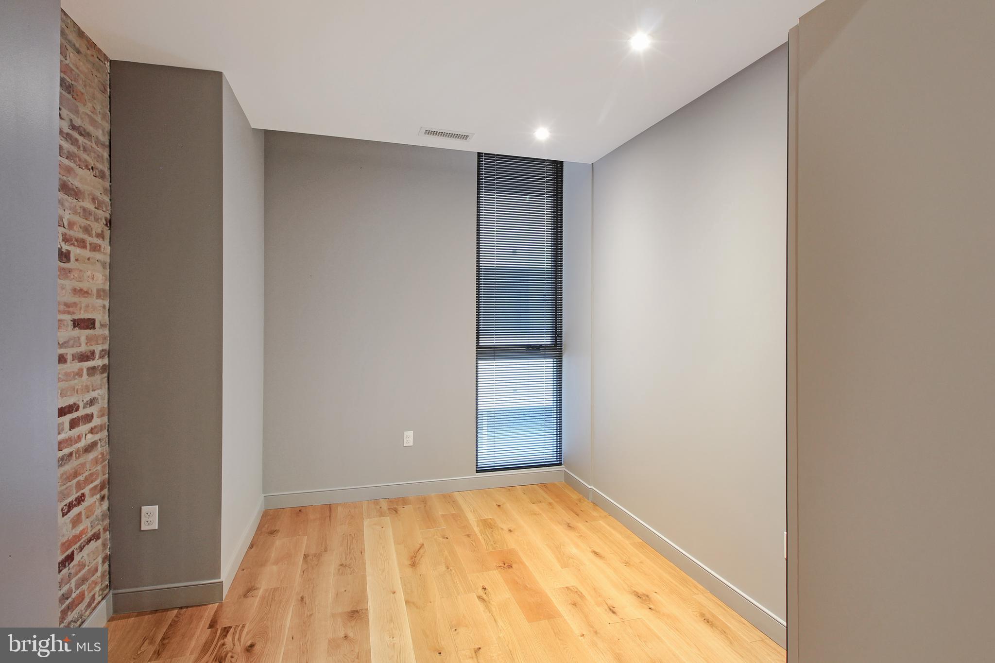 MT VERNON SQUARE - Commercial Sale
