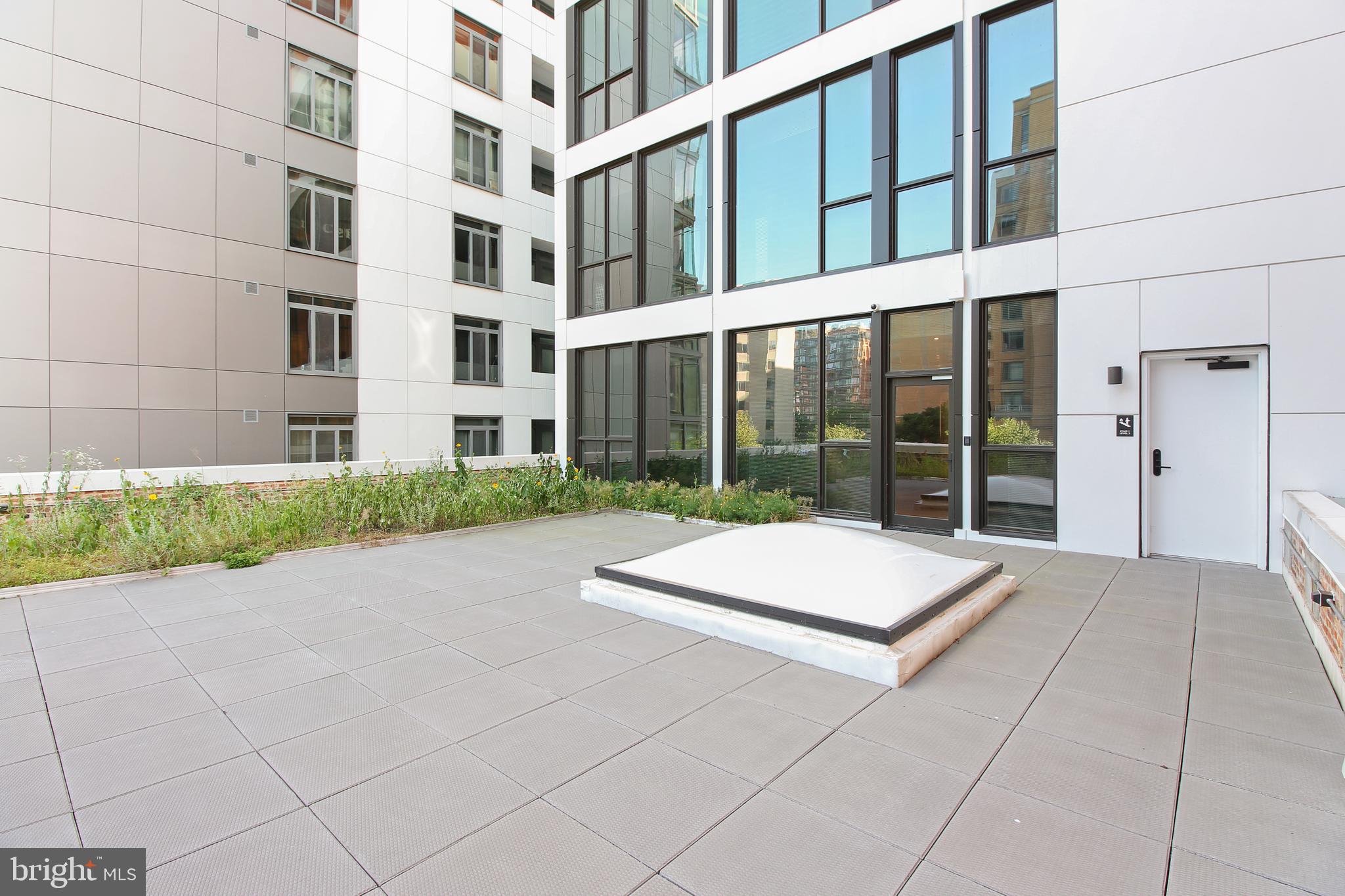MT VERNON SQUARE - Commercial Sale