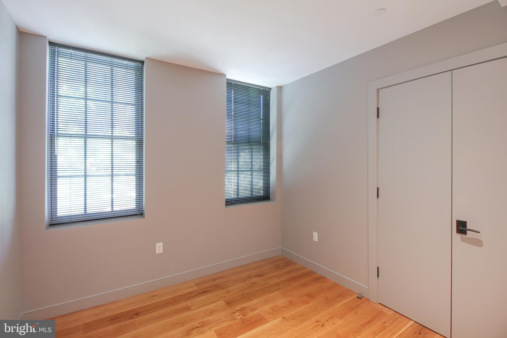 MT VERNON SQUARE - Commercial Sale