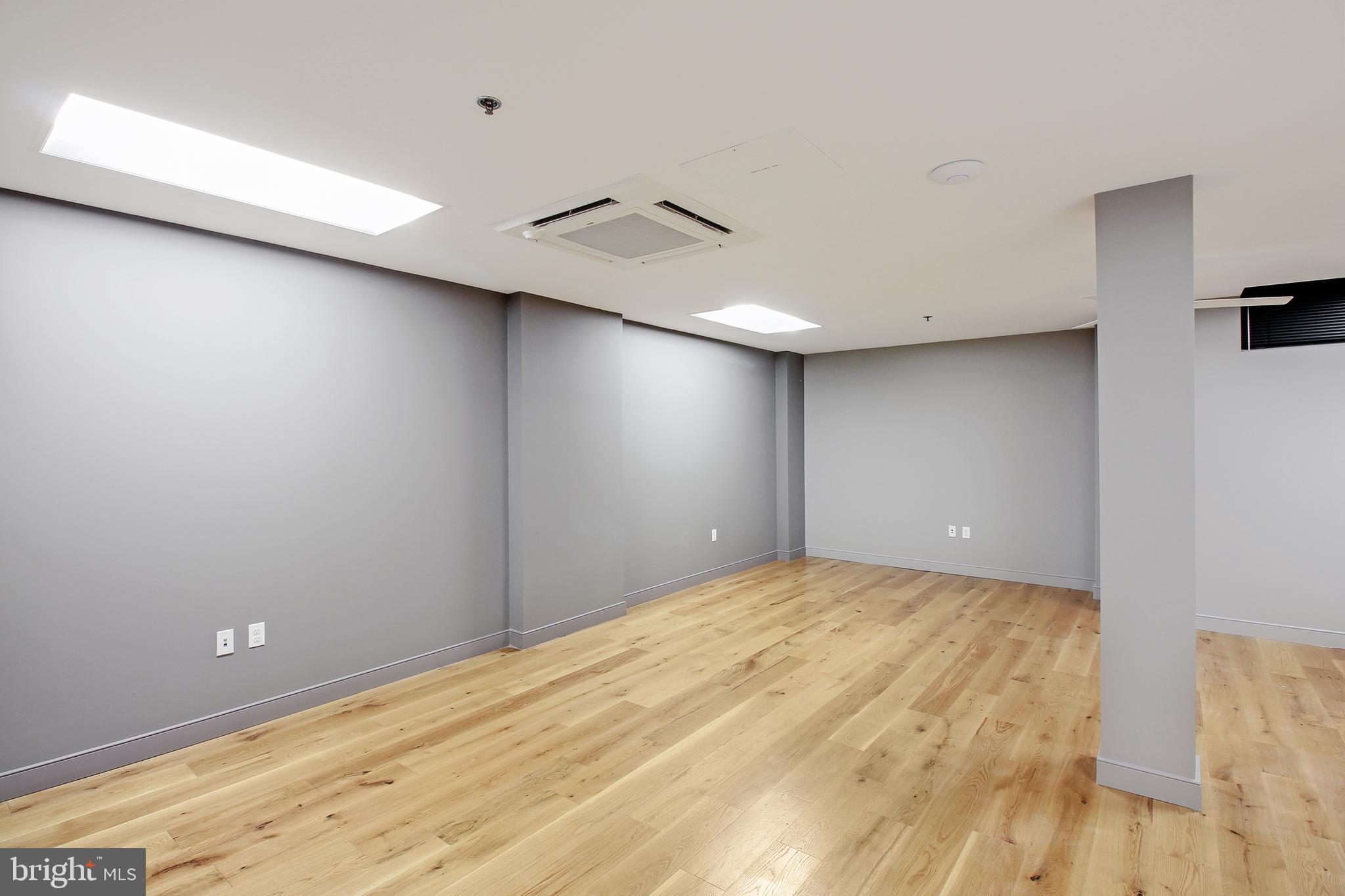 MT VERNON SQUARE - Commercial Sale