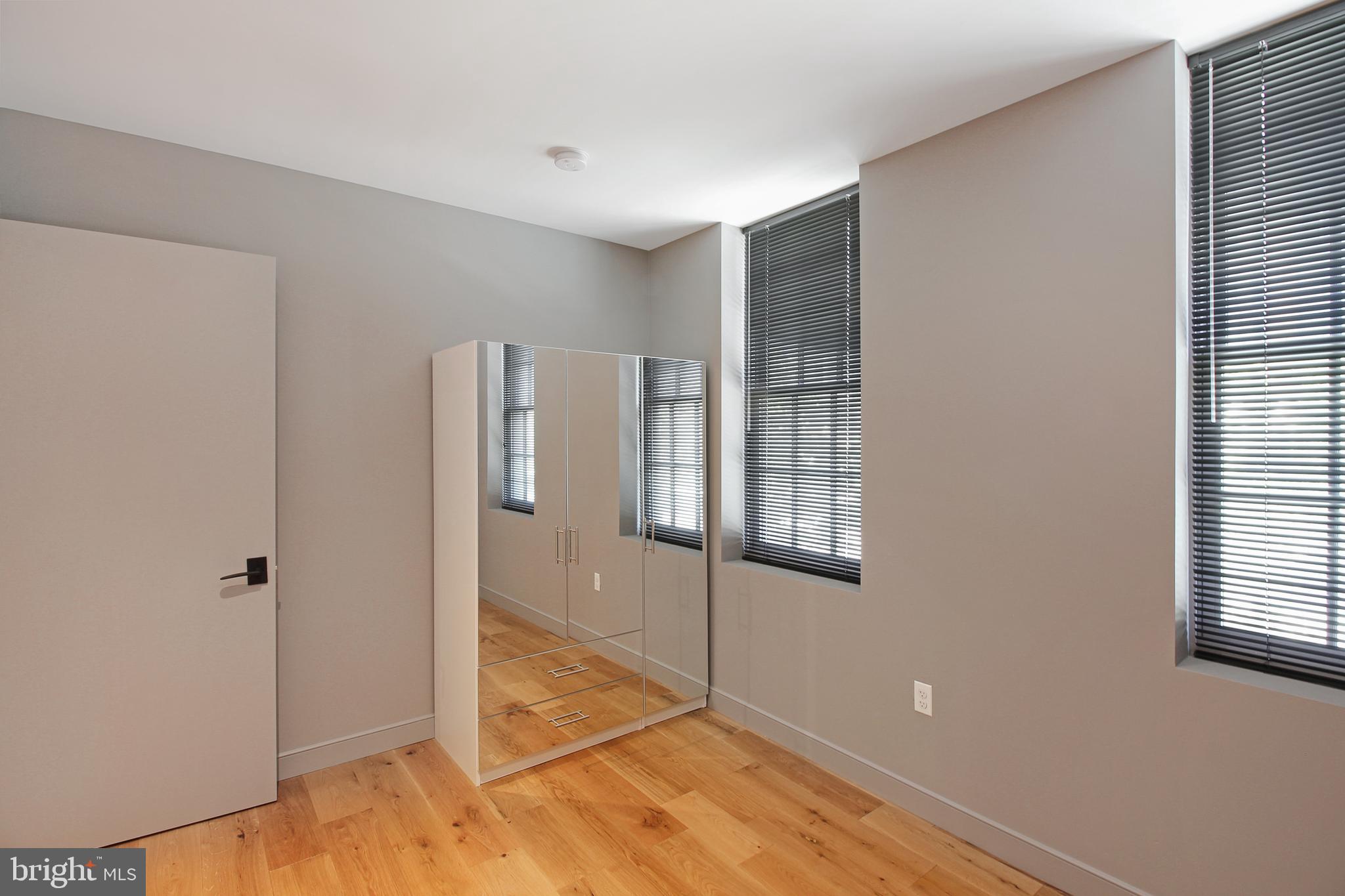 MT VERNON SQUARE - Commercial Sale