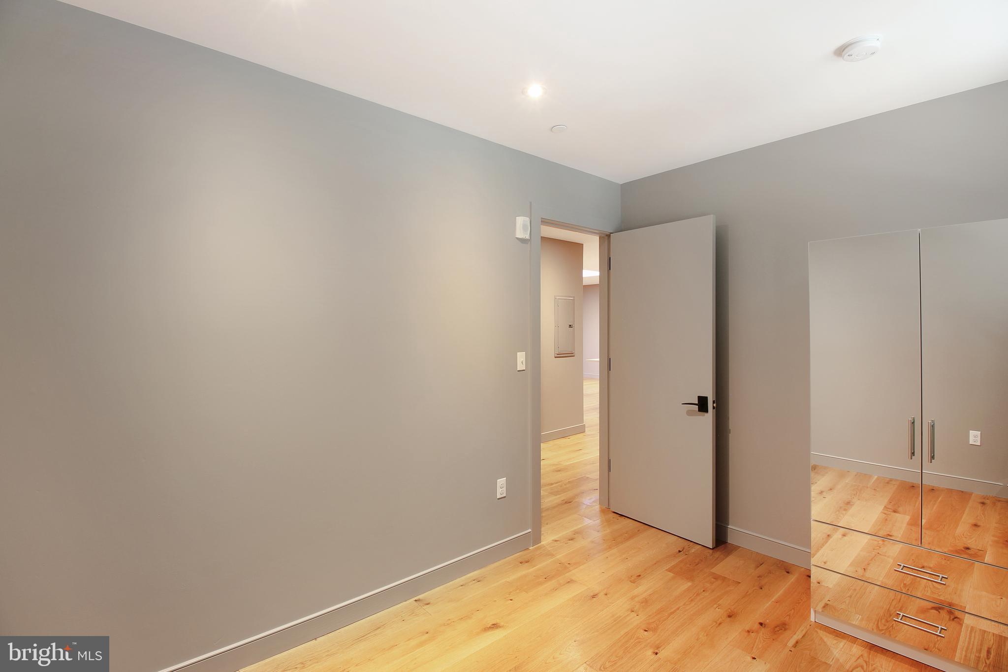 MT VERNON SQUARE - Commercial Sale