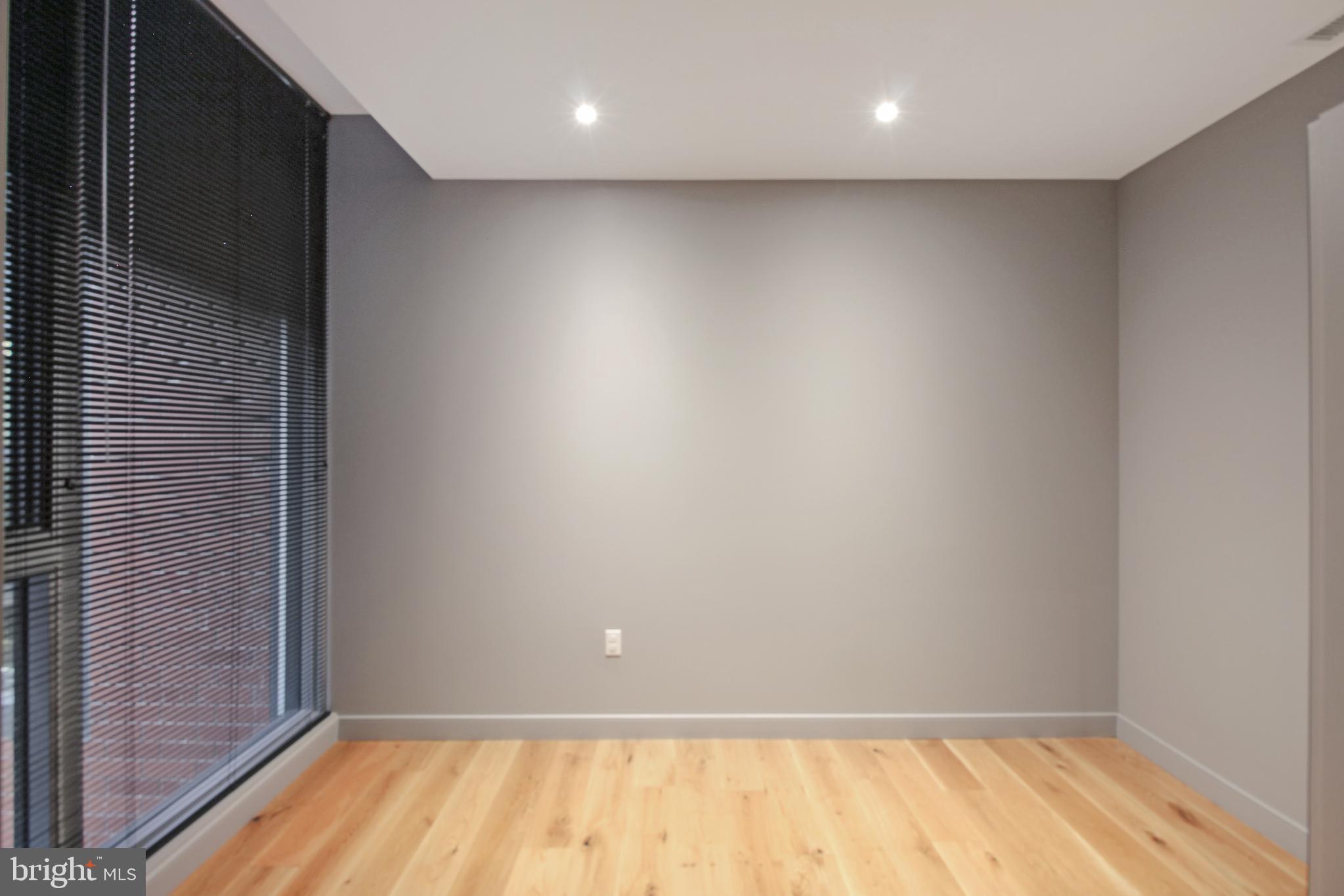 MT VERNON SQUARE - Commercial Sale