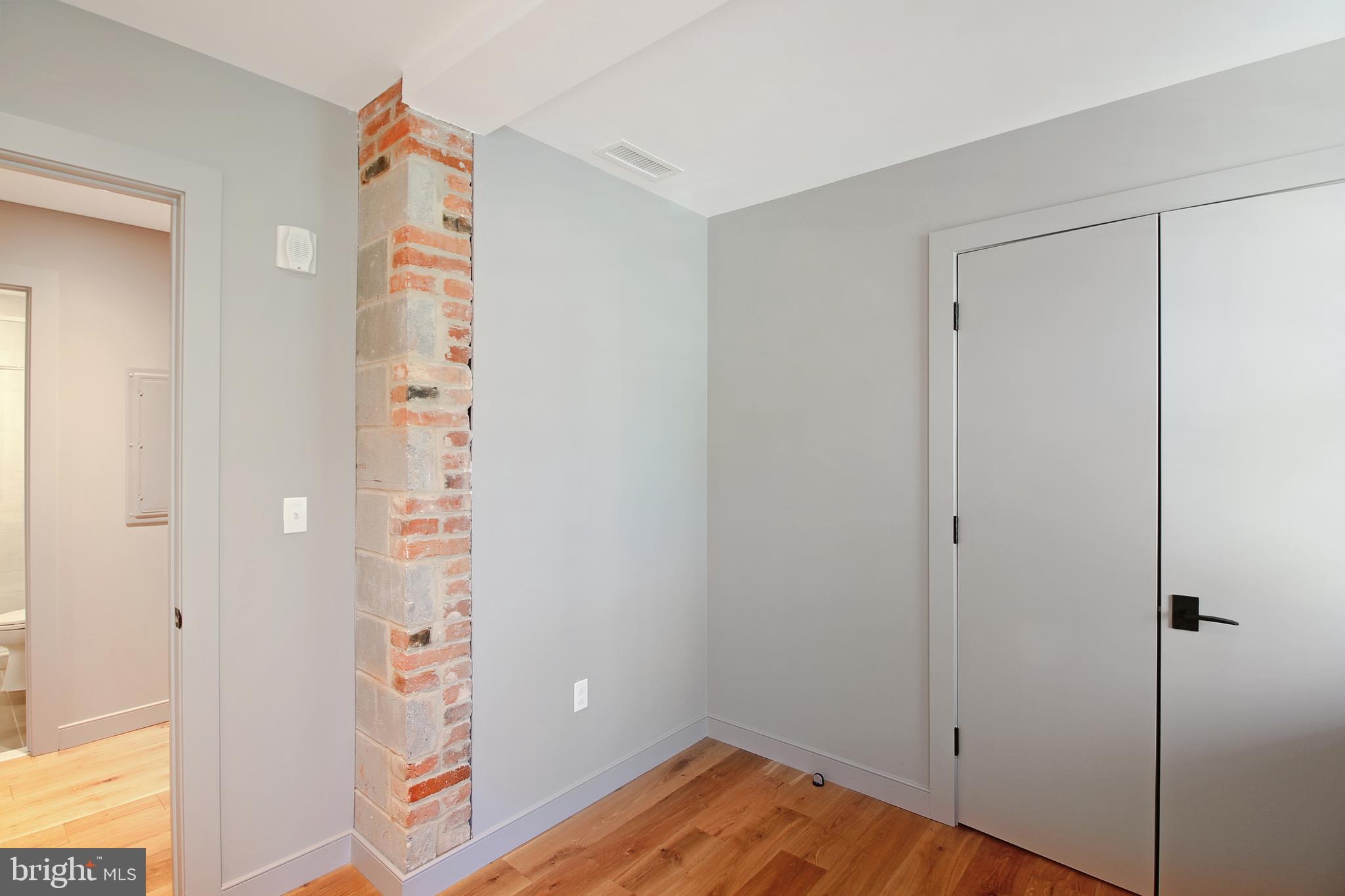 MT VERNON SQUARE - Commercial Sale