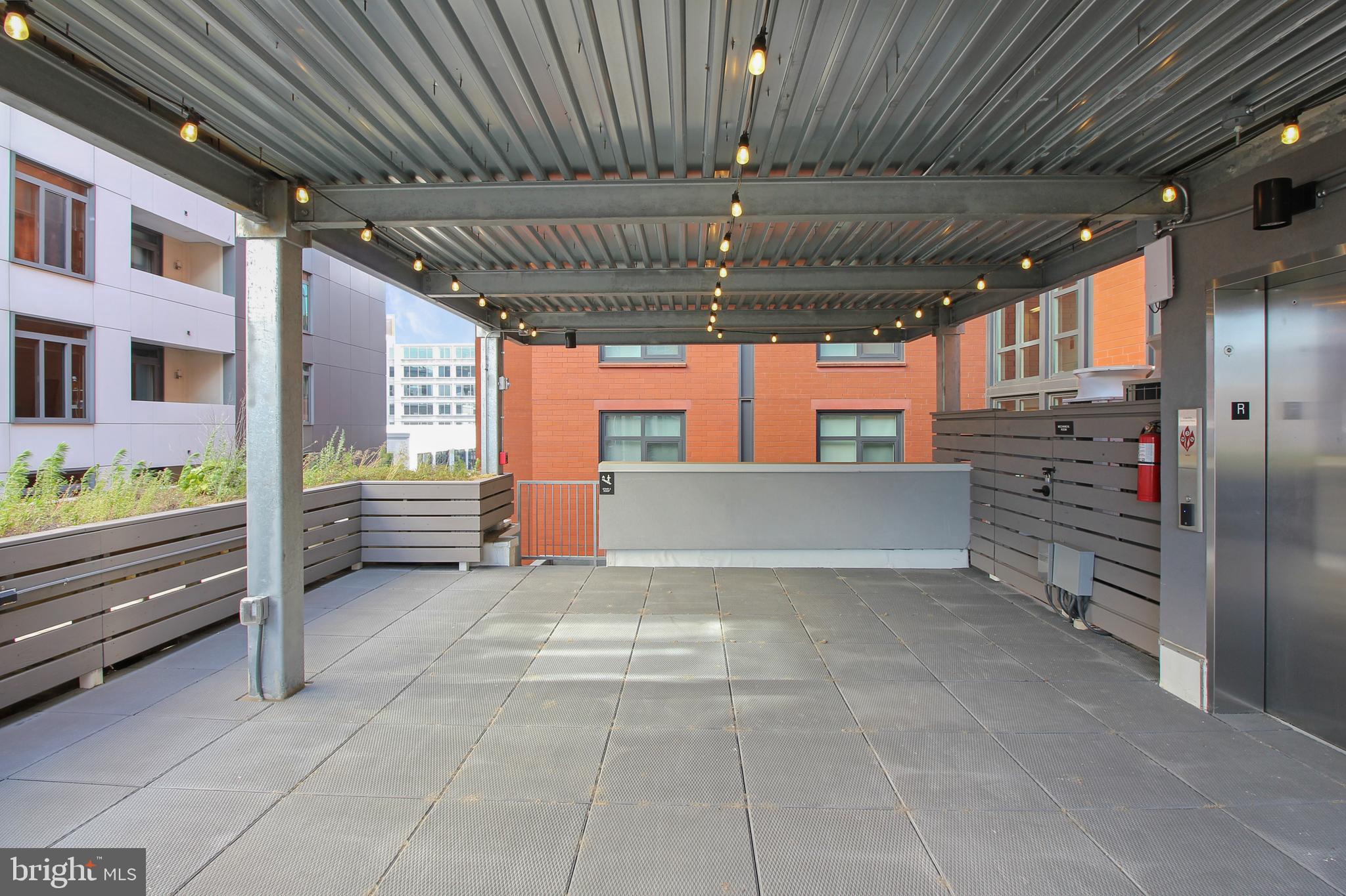 MT VERNON SQUARE - Commercial Sale