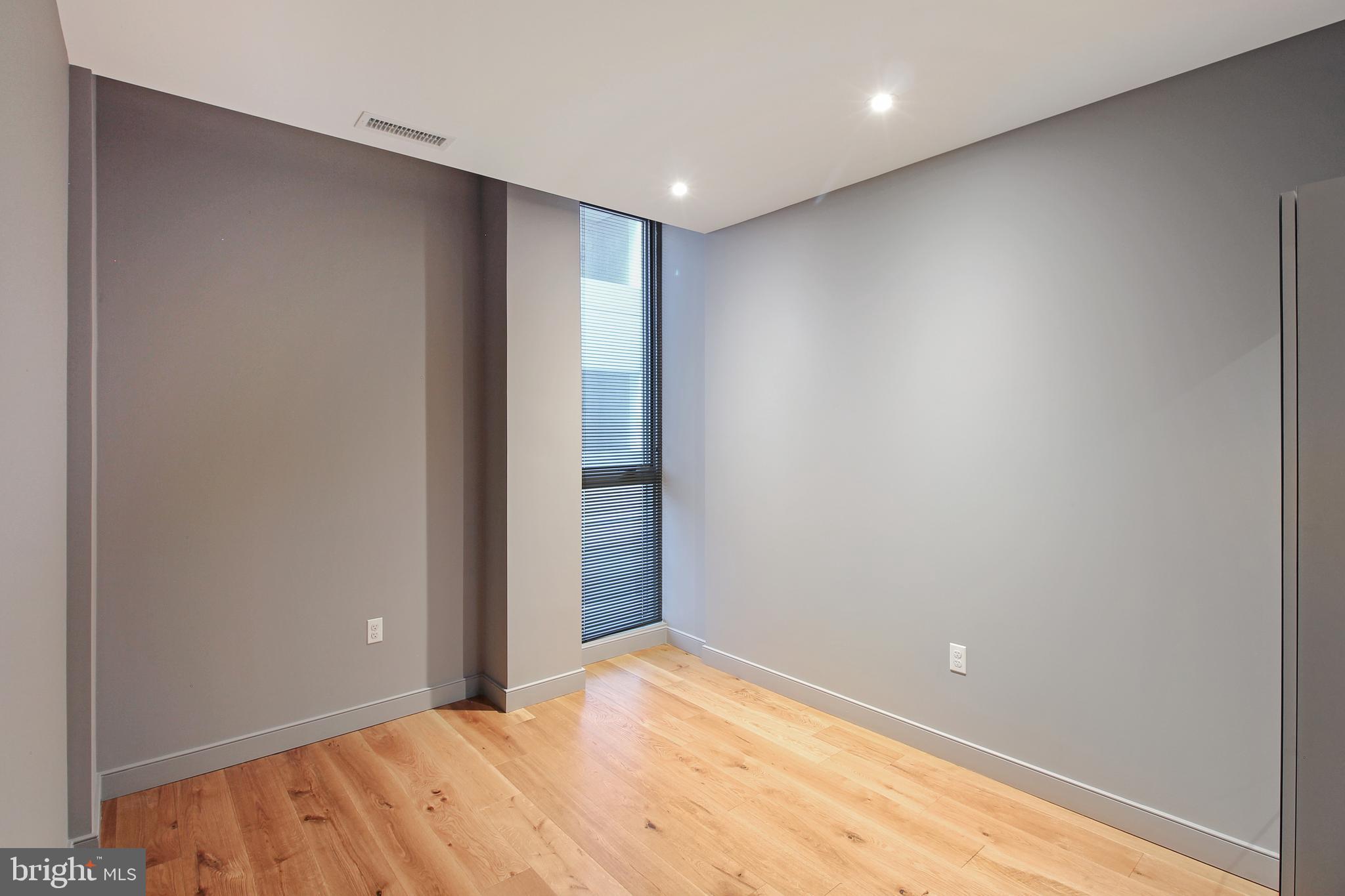 MT VERNON SQUARE - Commercial Sale