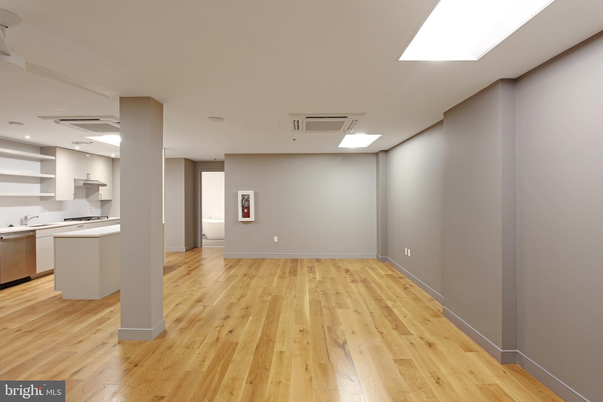 MT VERNON SQUARE - Commercial Sale
