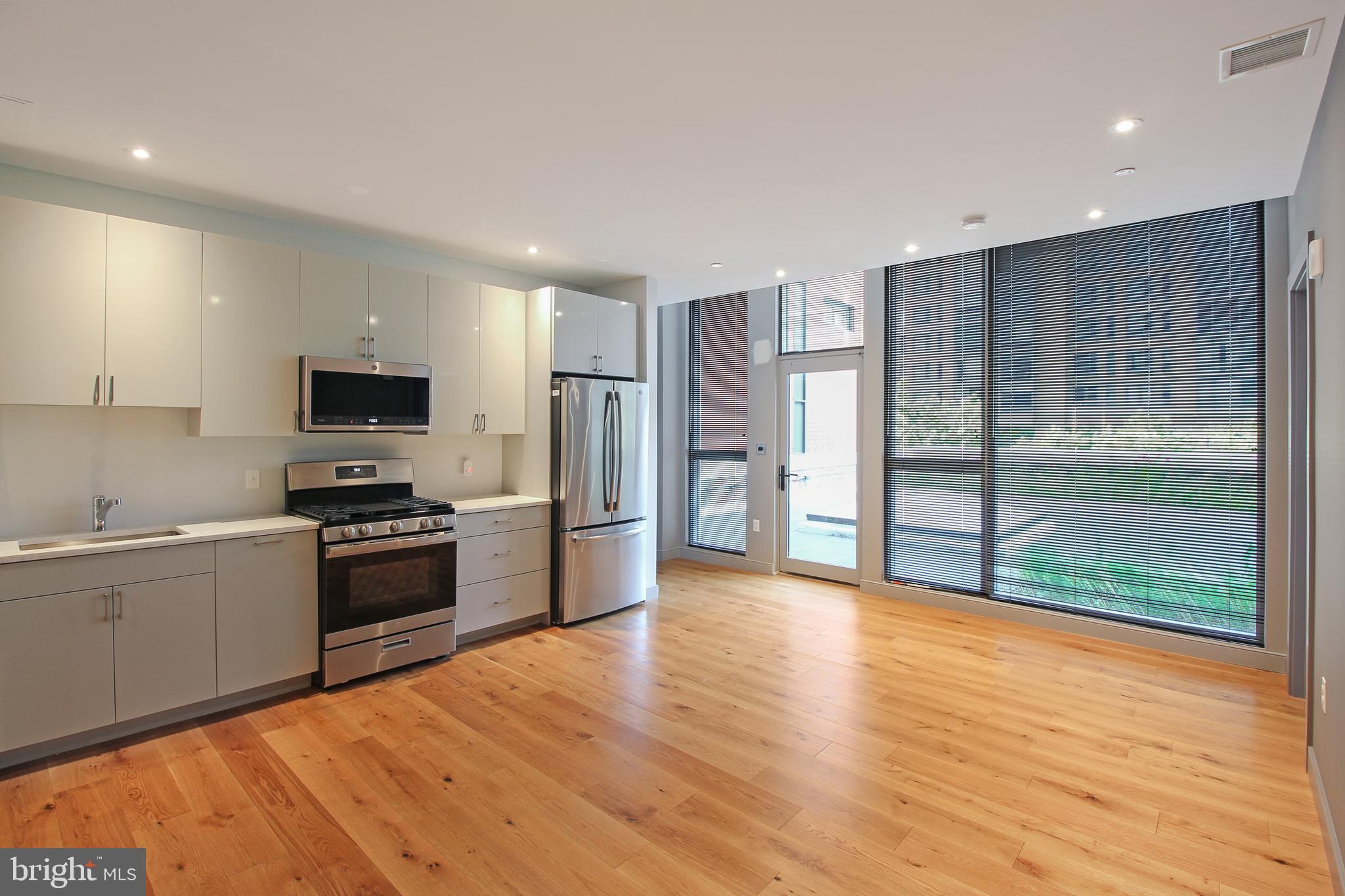 MT VERNON SQUARE - Commercial Sale