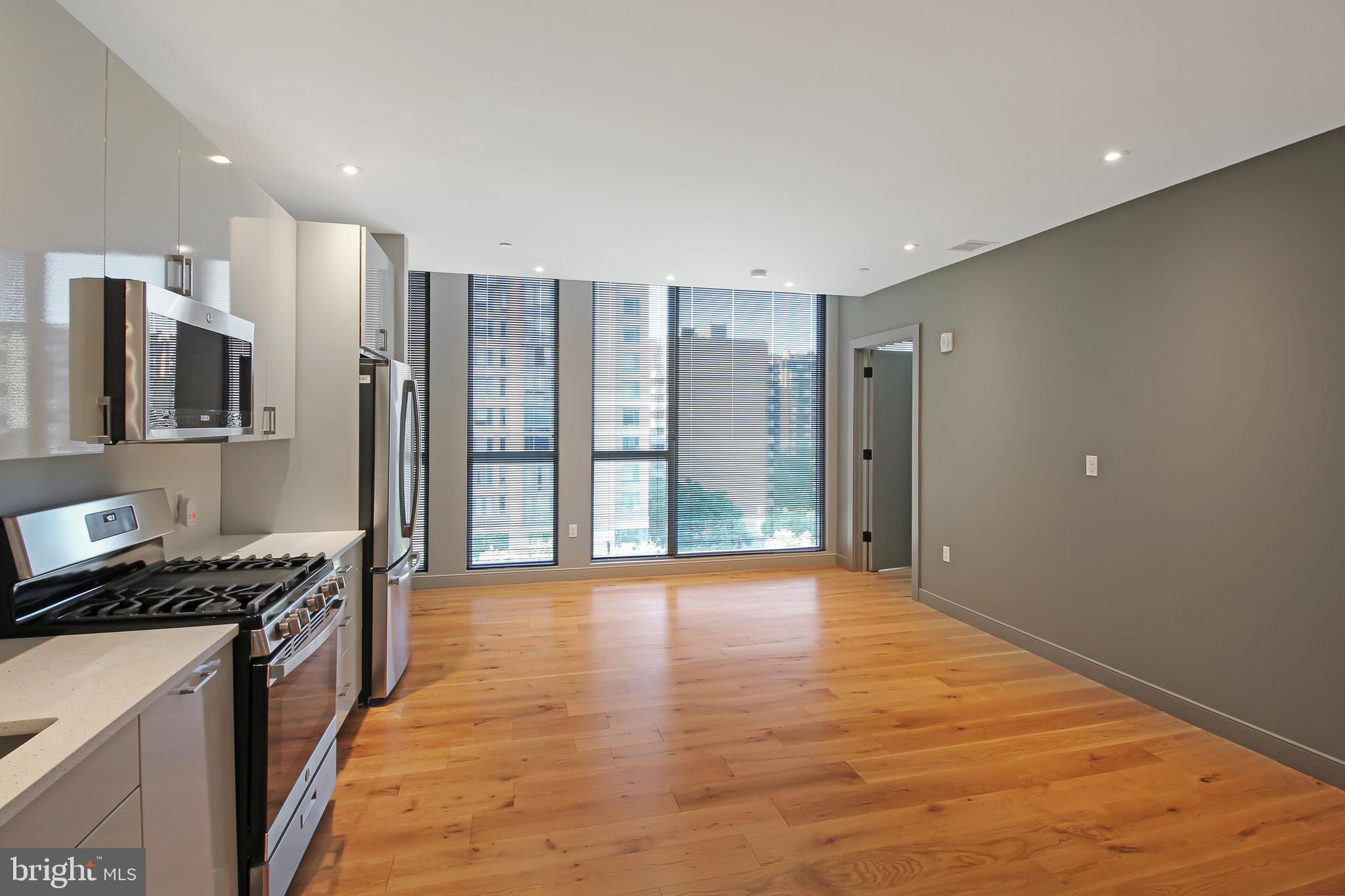 MT VERNON SQUARE - Commercial Sale